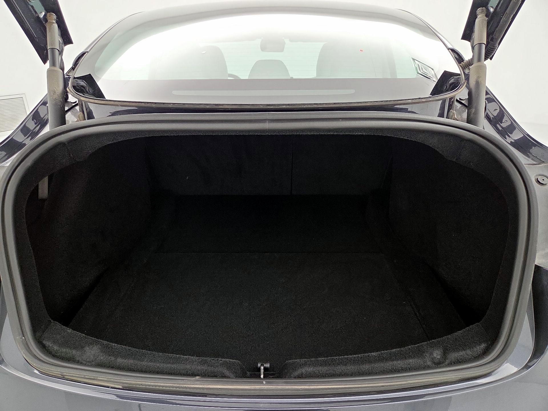 Thumbnail: 2025 Tesla Model 3 - 20