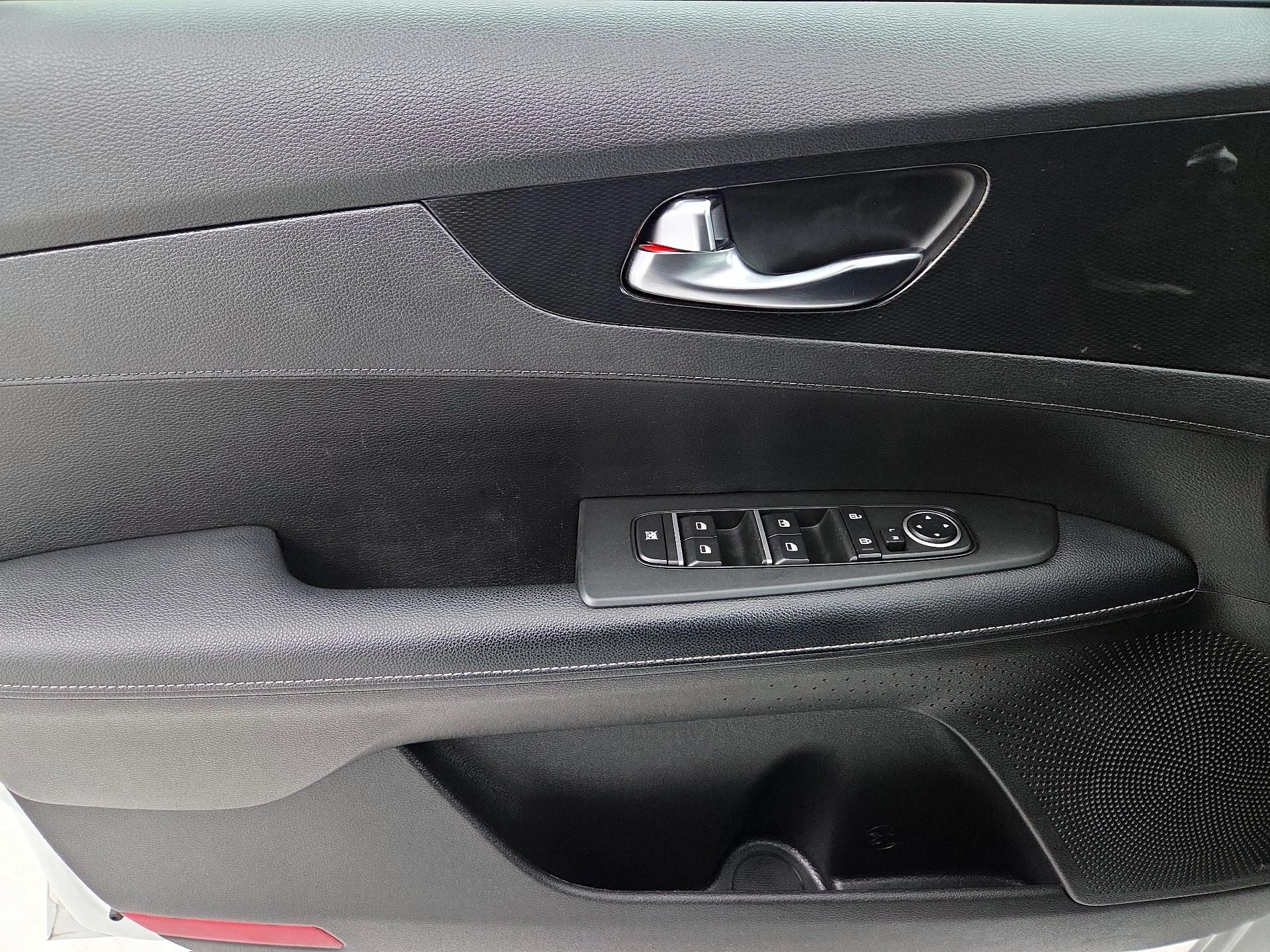 Thumbnail: 2023 Kia Forte - 12