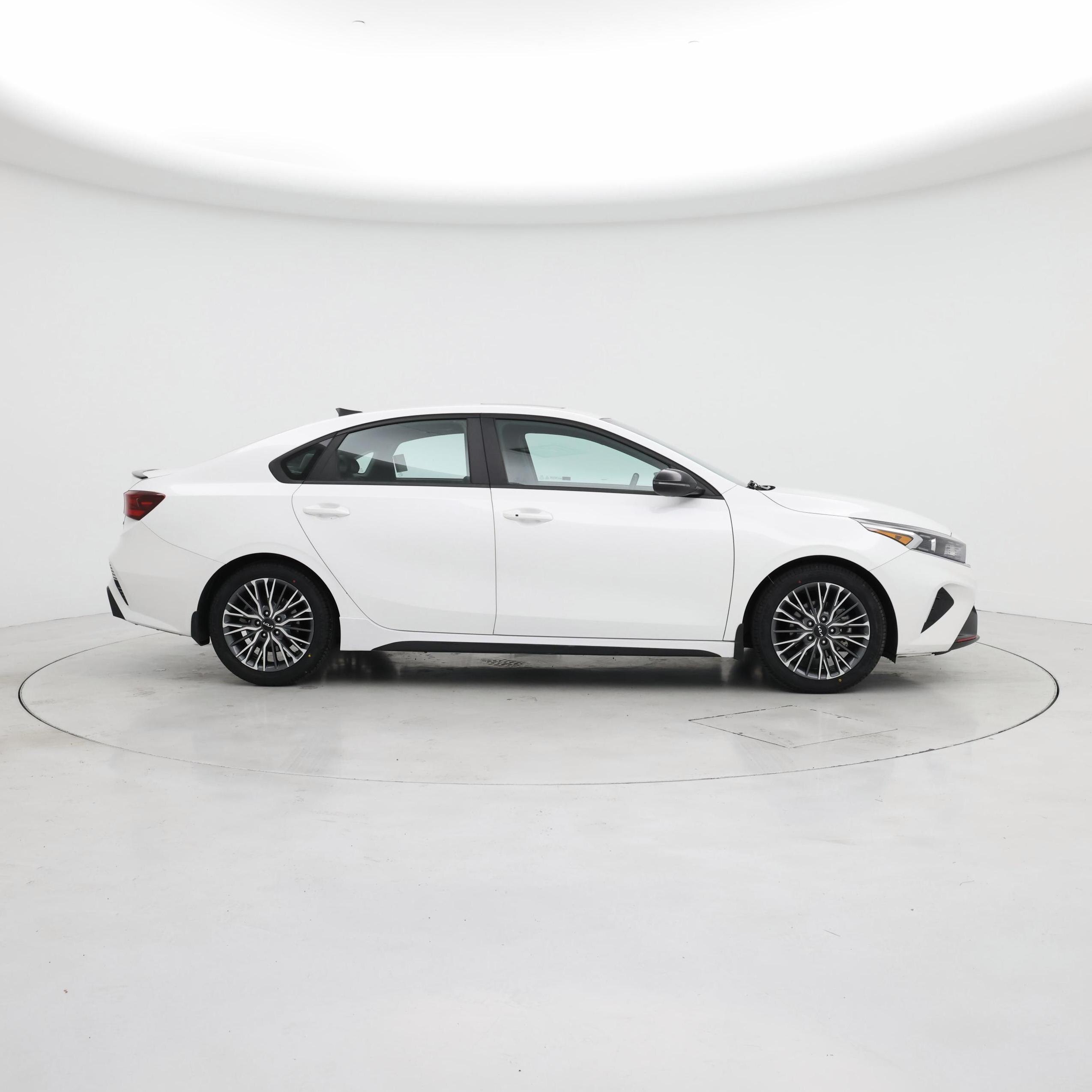 Thumbnail: 2023 Kia Forte - 7