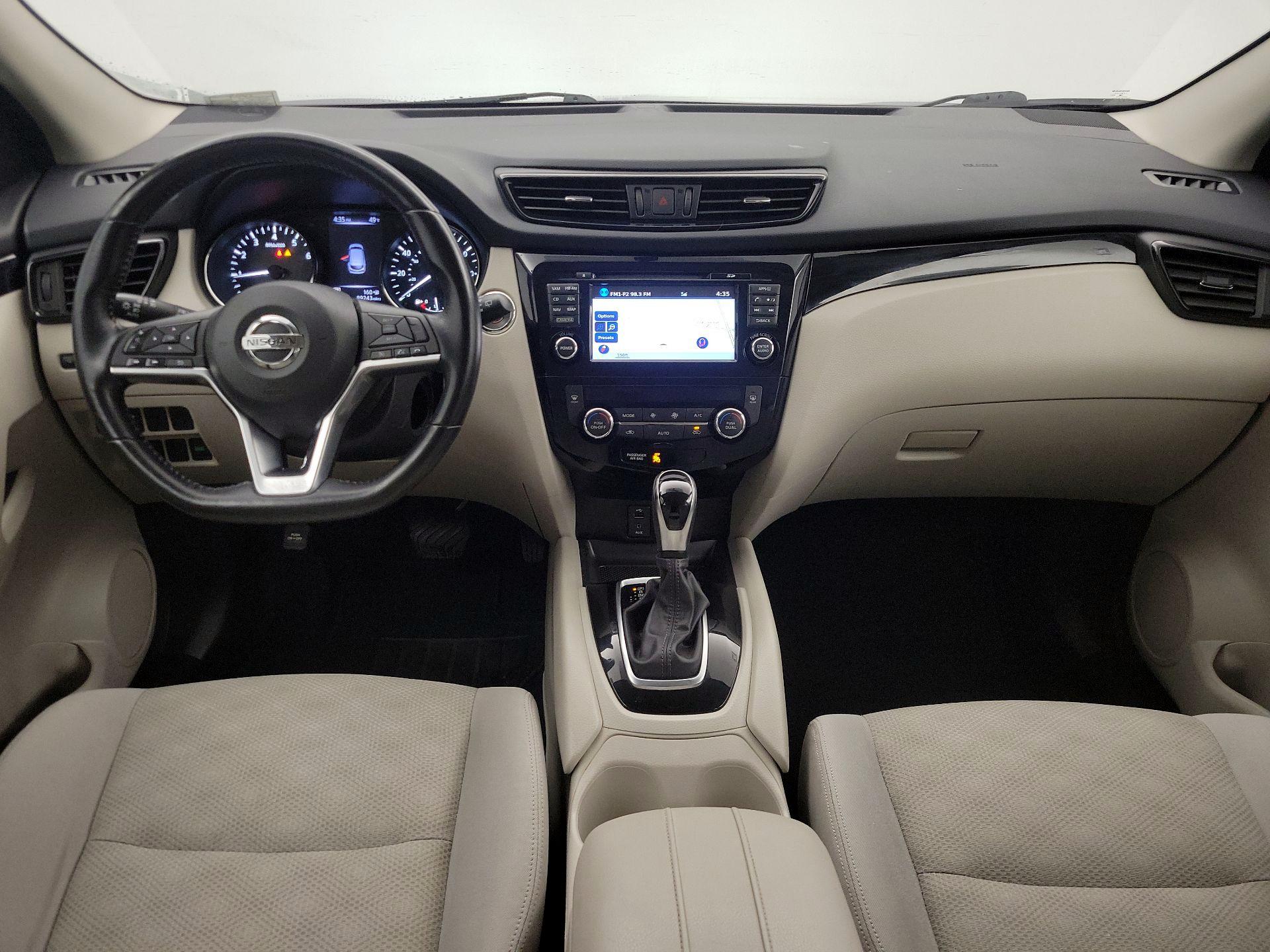 Thumbnail: 2017 Nissan Rogue Sport - 9