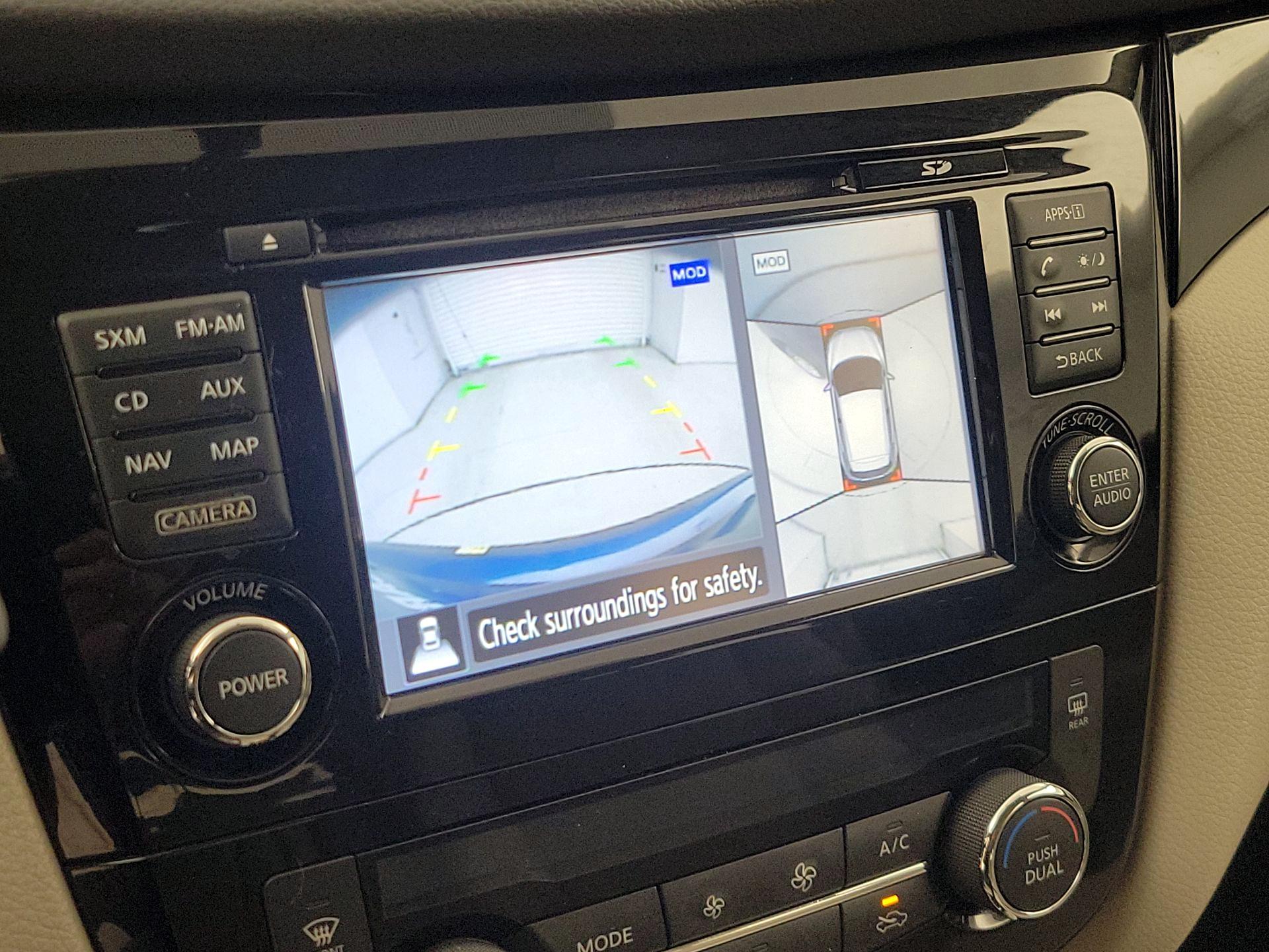 Thumbnail: 2017 Nissan Rogue Sport - 15