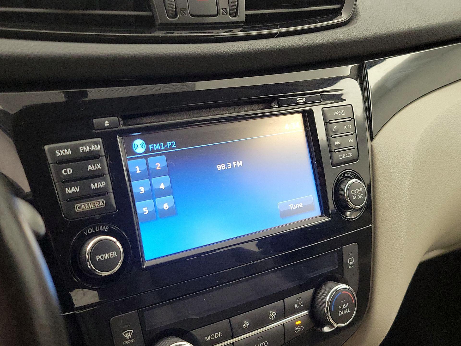 Thumbnail: 2017 Nissan Rogue Sport - 16