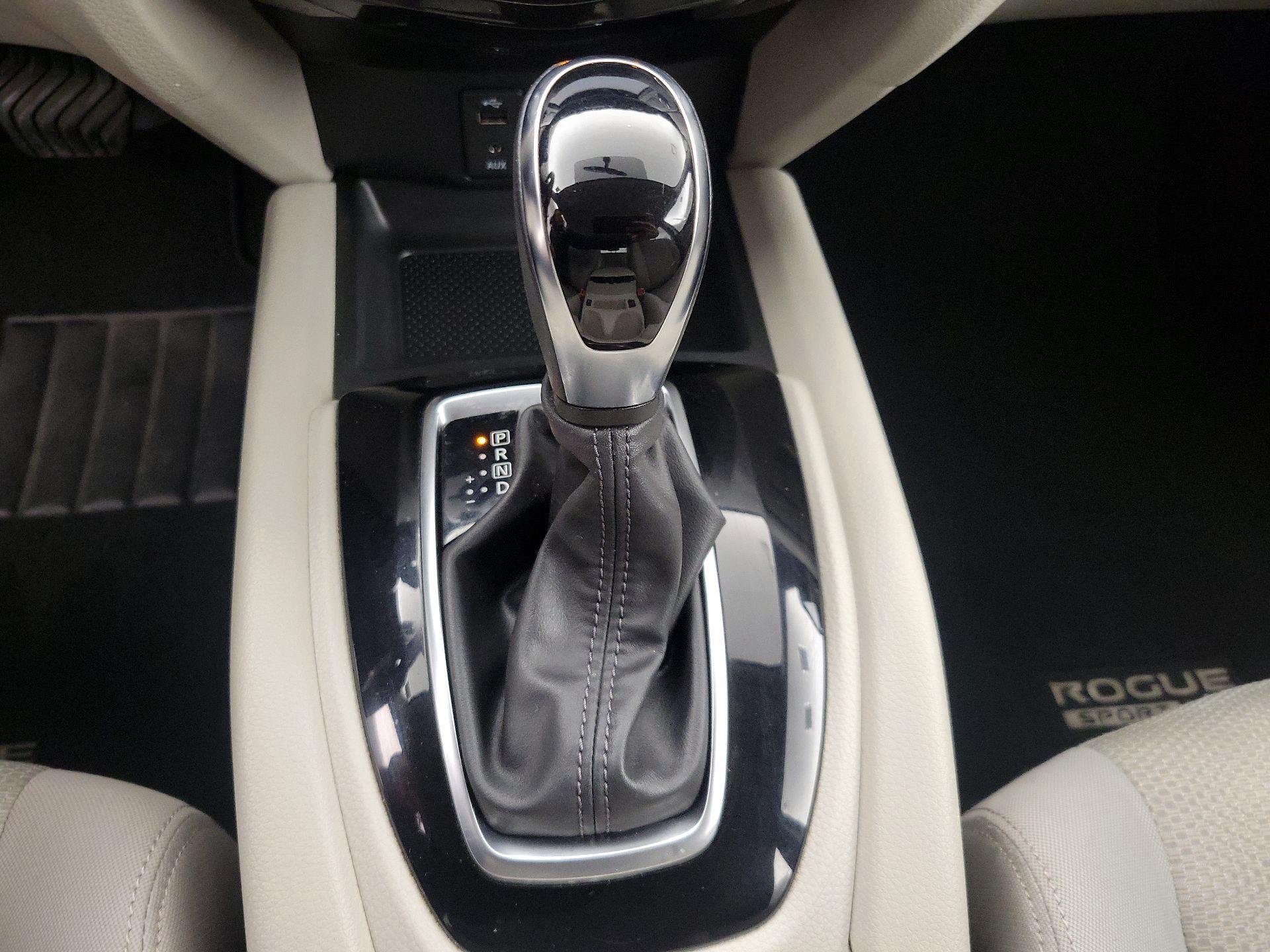 Thumbnail: 2017 Nissan Rogue Sport - 18