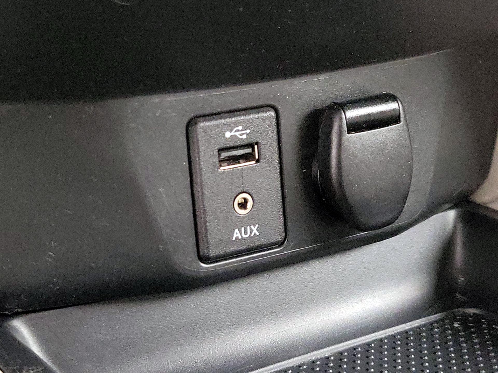 Thumbnail: 2017 Nissan Rogue Sport - 19