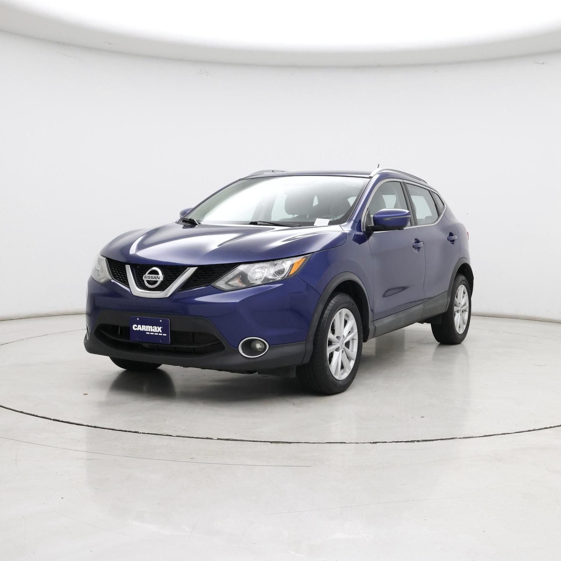 Thumbnail: 2017 Nissan Rogue Sport - 4