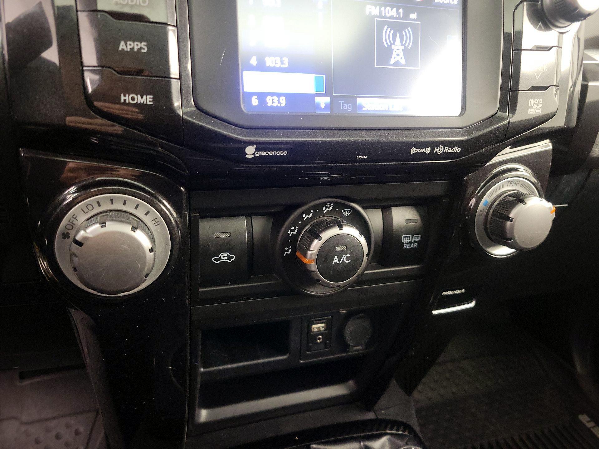 Thumbnail: 2019 Toyota 4Runner - 17