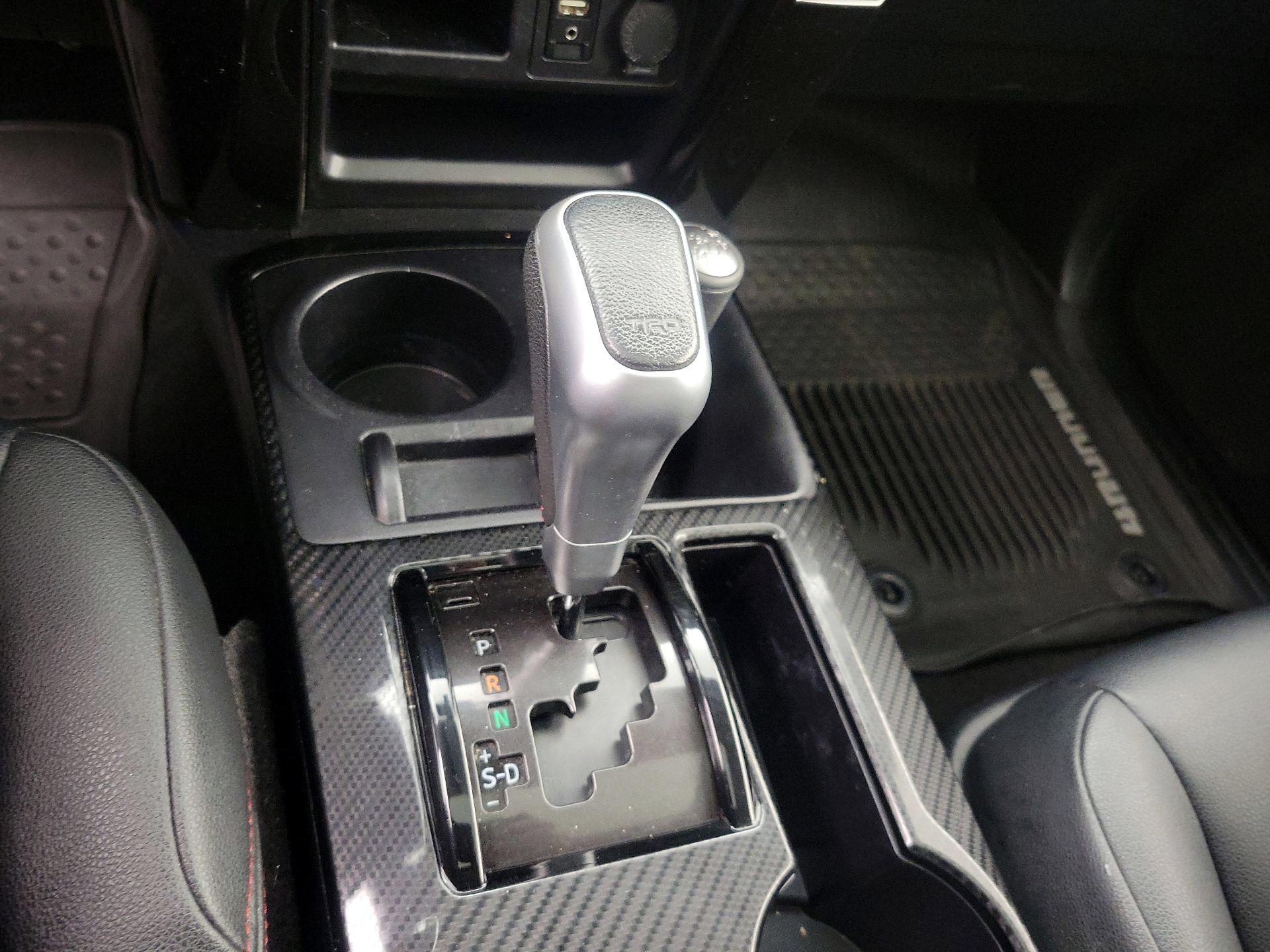 Thumbnail: 2019 Toyota 4Runner - 18