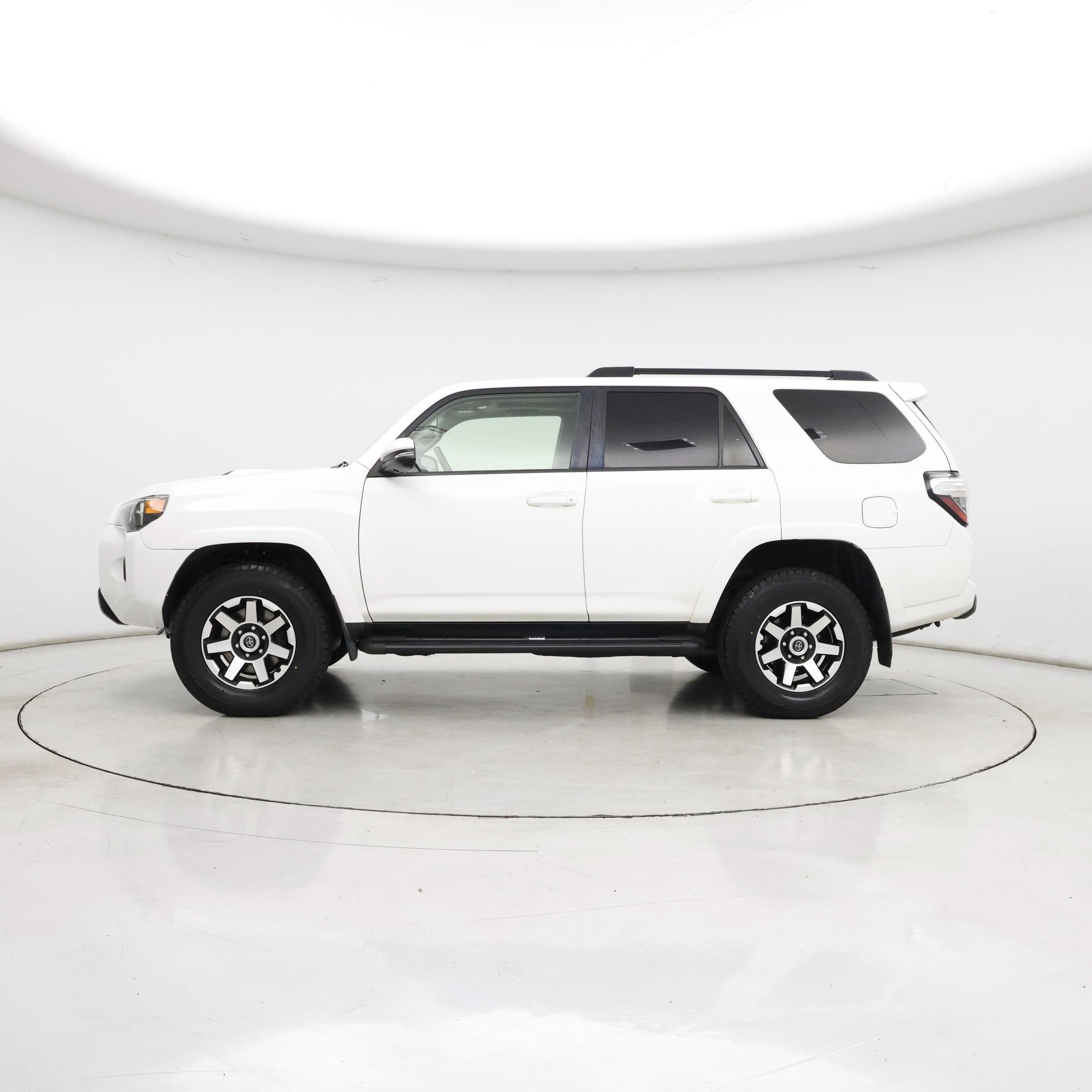Thumbnail: 2019 Toyota 4Runner - 3