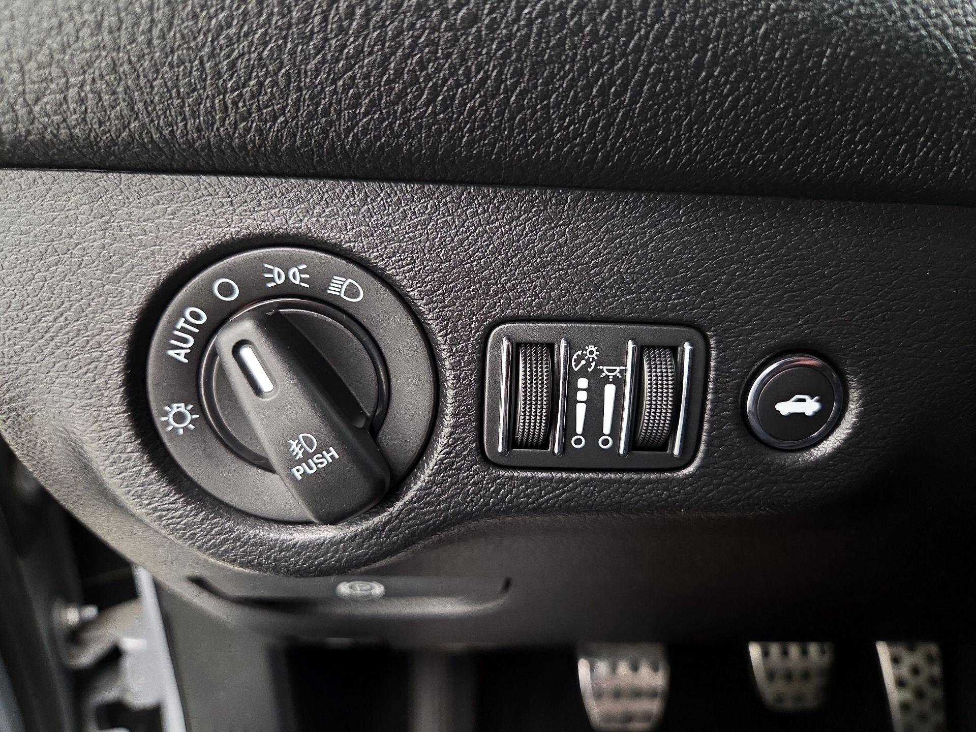 Thumbnail: 2020 Dodge Challenger - 13