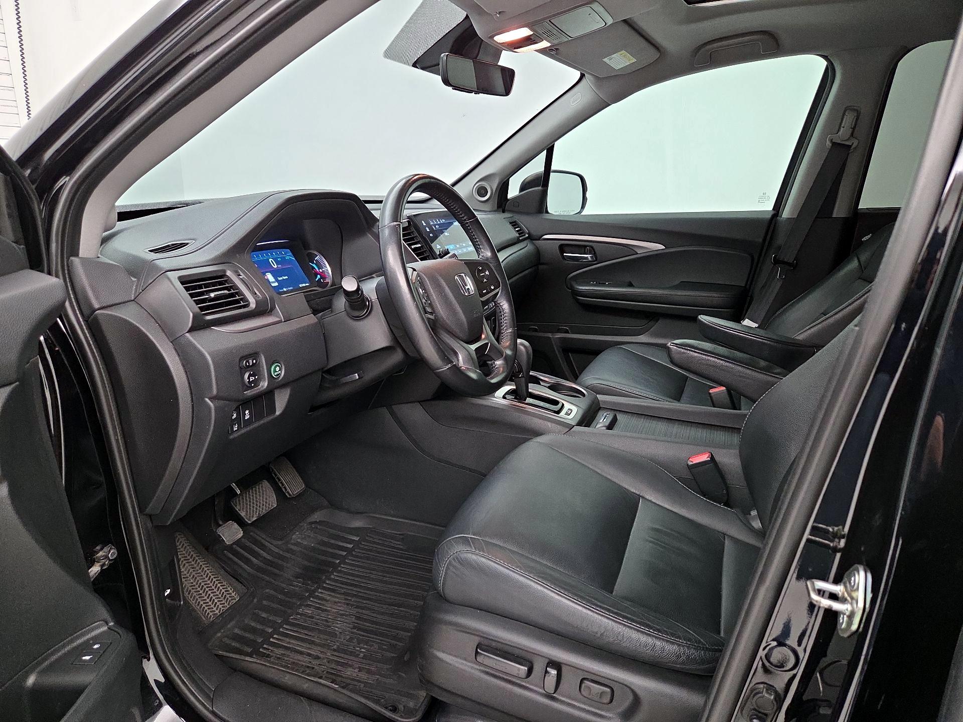 Thumbnail: 2019 Honda Pilot - 11