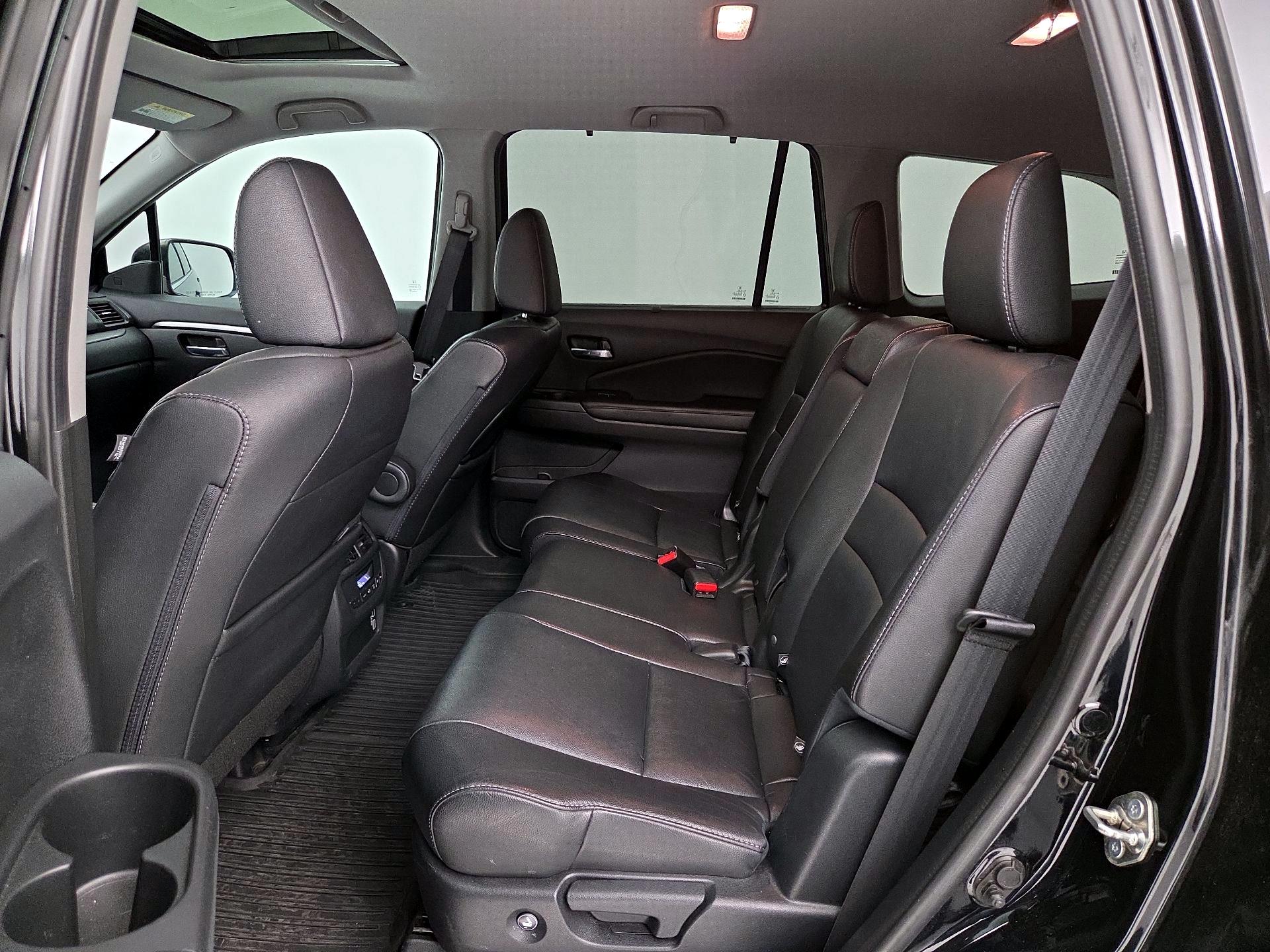 Thumbnail: 2019 Honda Pilot - 20