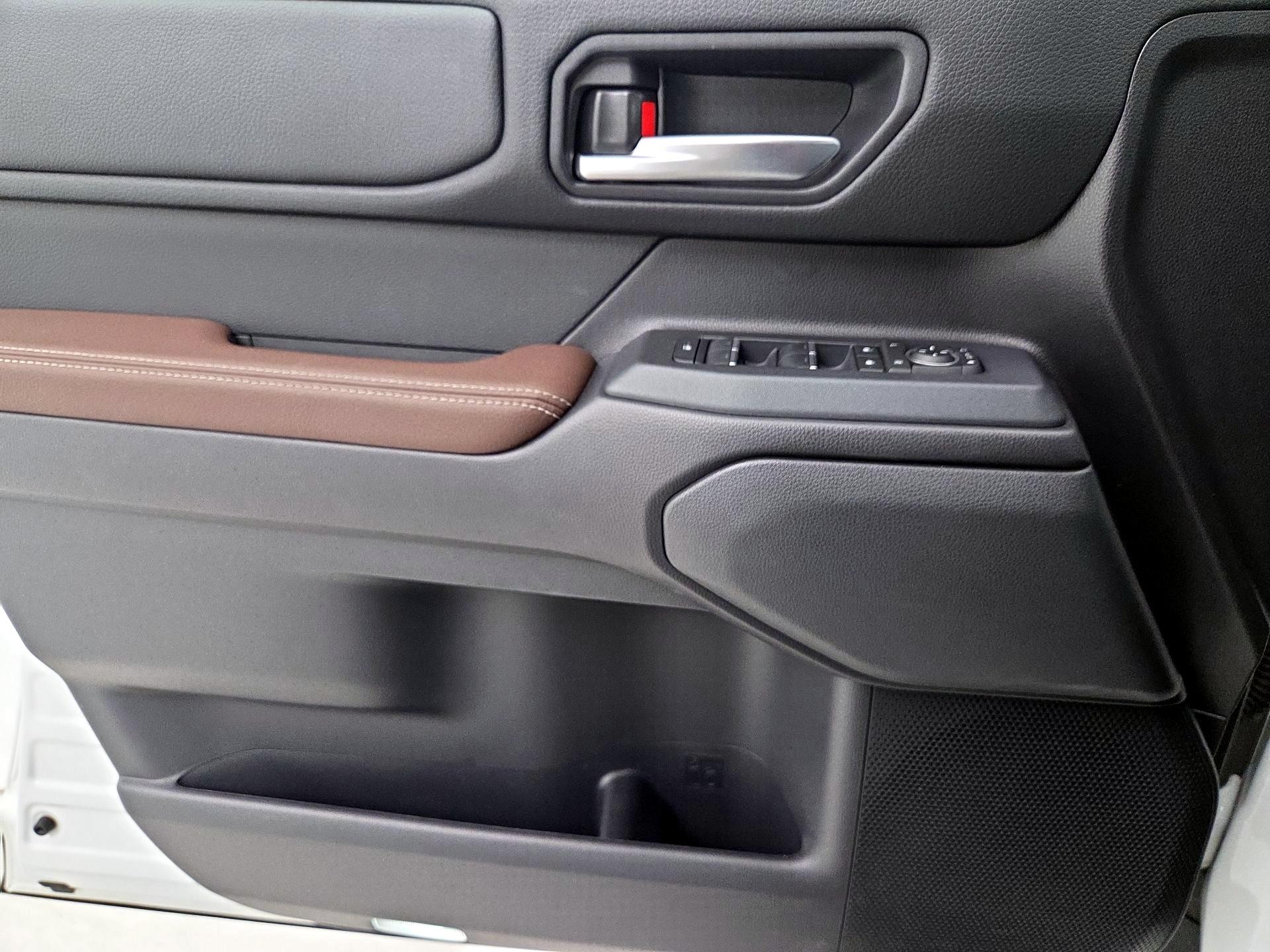 Thumbnail: 2025 Toyota Land Cruiser - 12