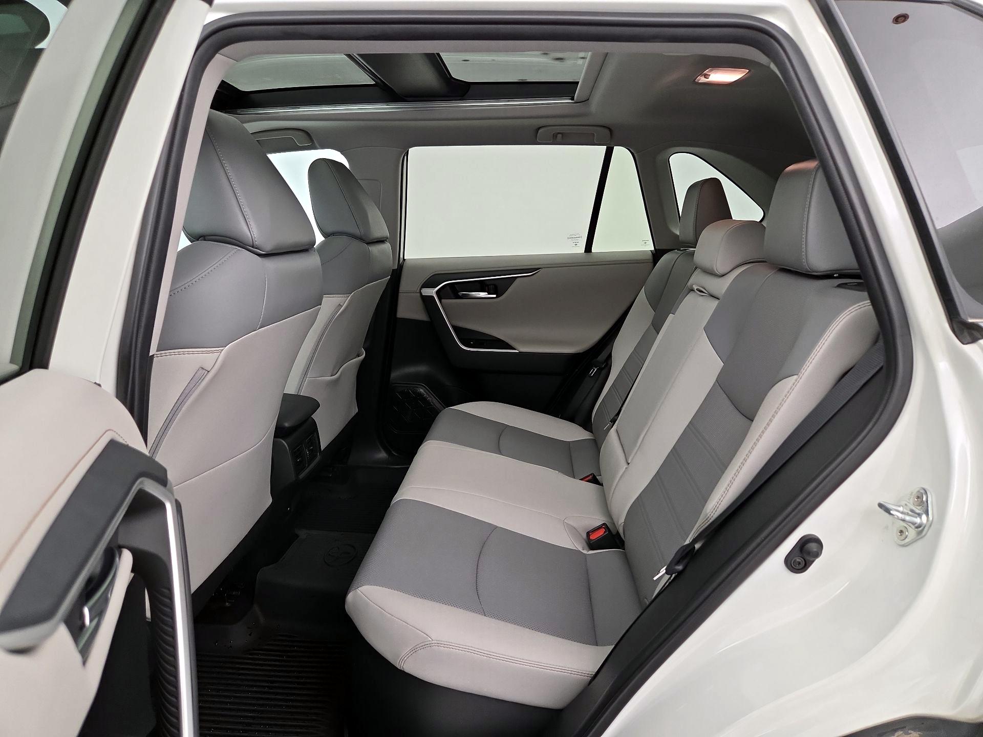 Thumbnail: 2021 Toyota RAV4 - 20