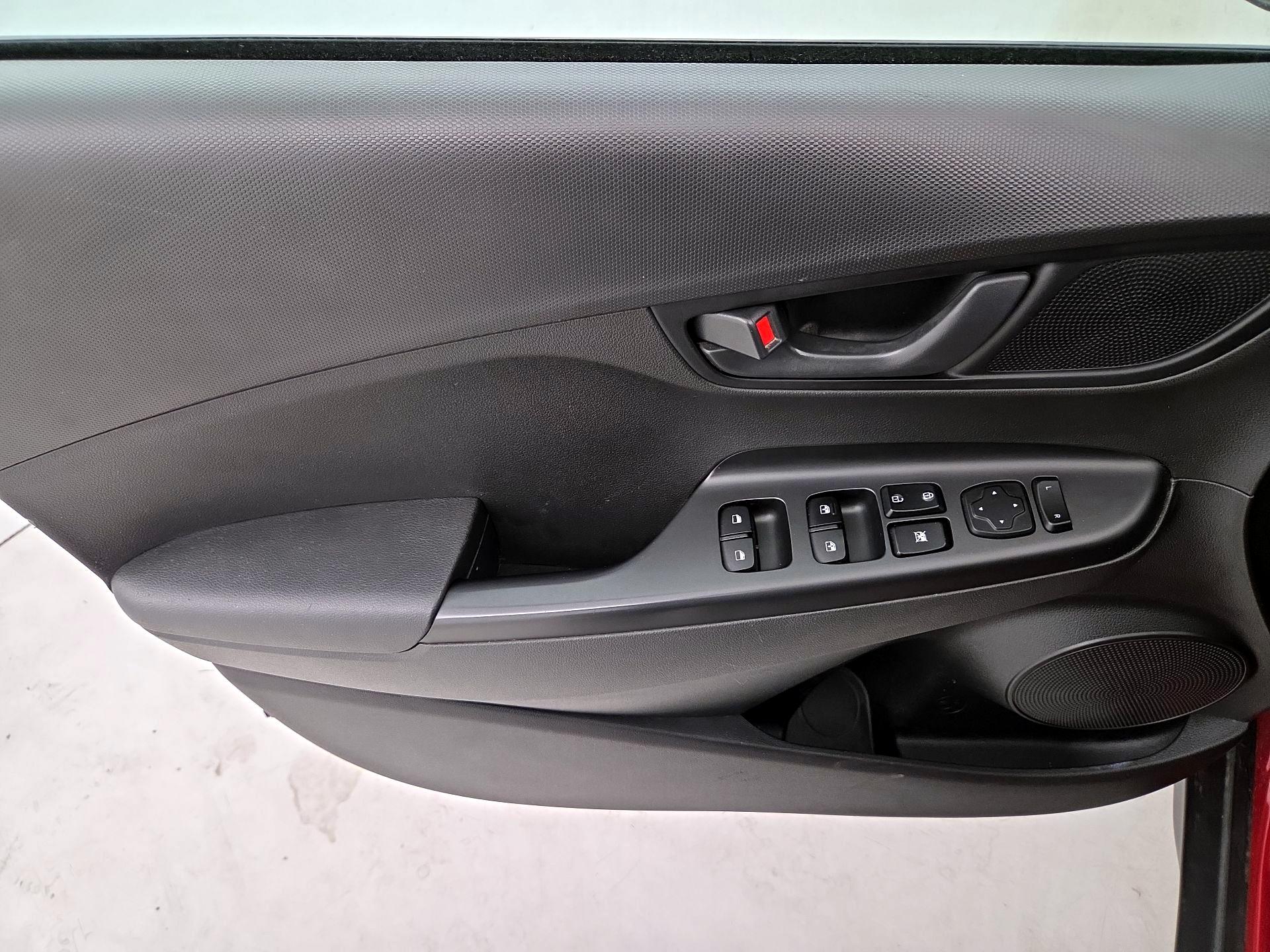 Thumbnail: 2020 Hyundai Kona - 12