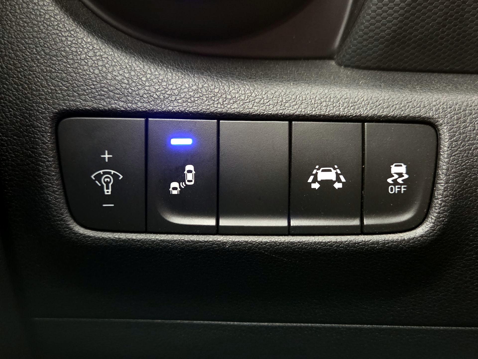 Thumbnail: 2020 Hyundai Kona - 13