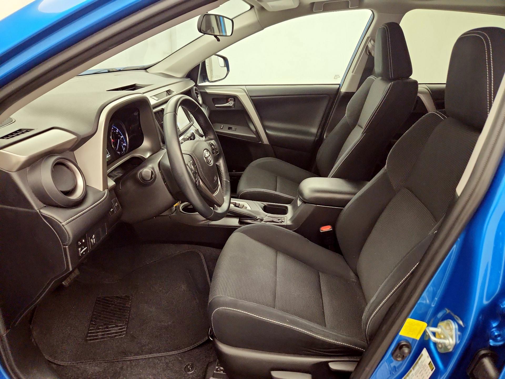 Thumbnail: 2016 Toyota RAV4 - 11