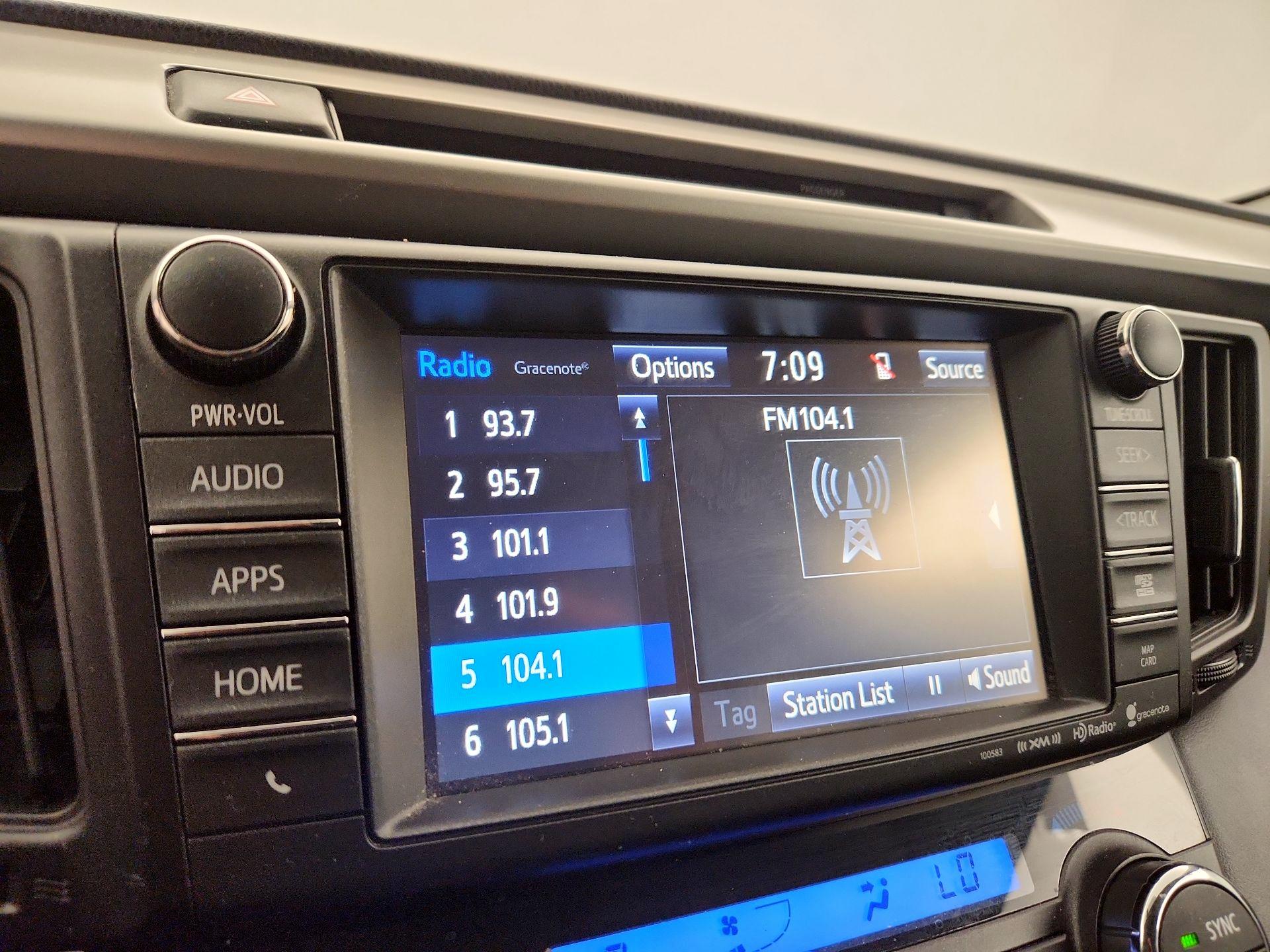 Thumbnail: 2016 Toyota RAV4 - 15