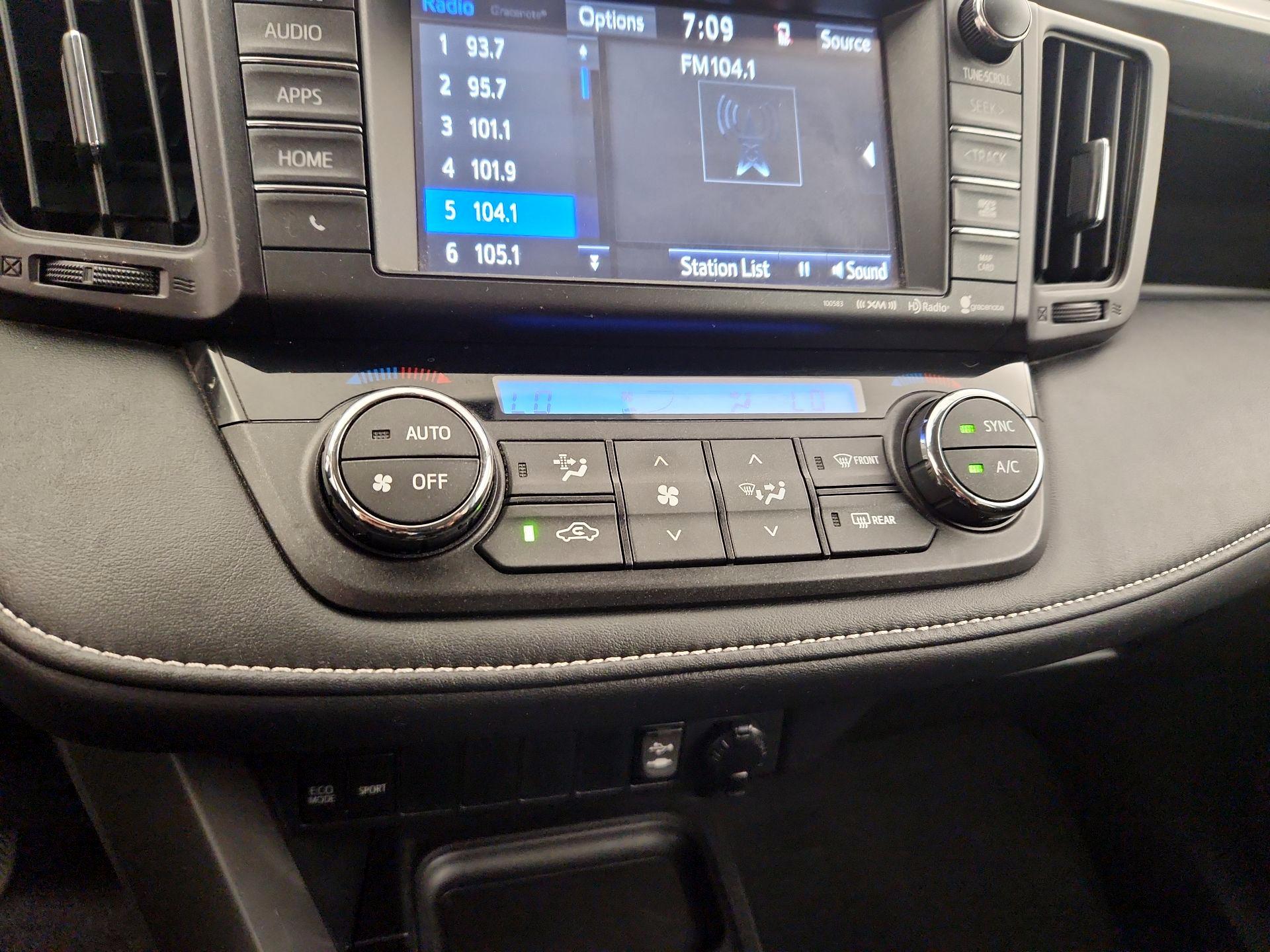 Thumbnail: 2016 Toyota RAV4 - 16