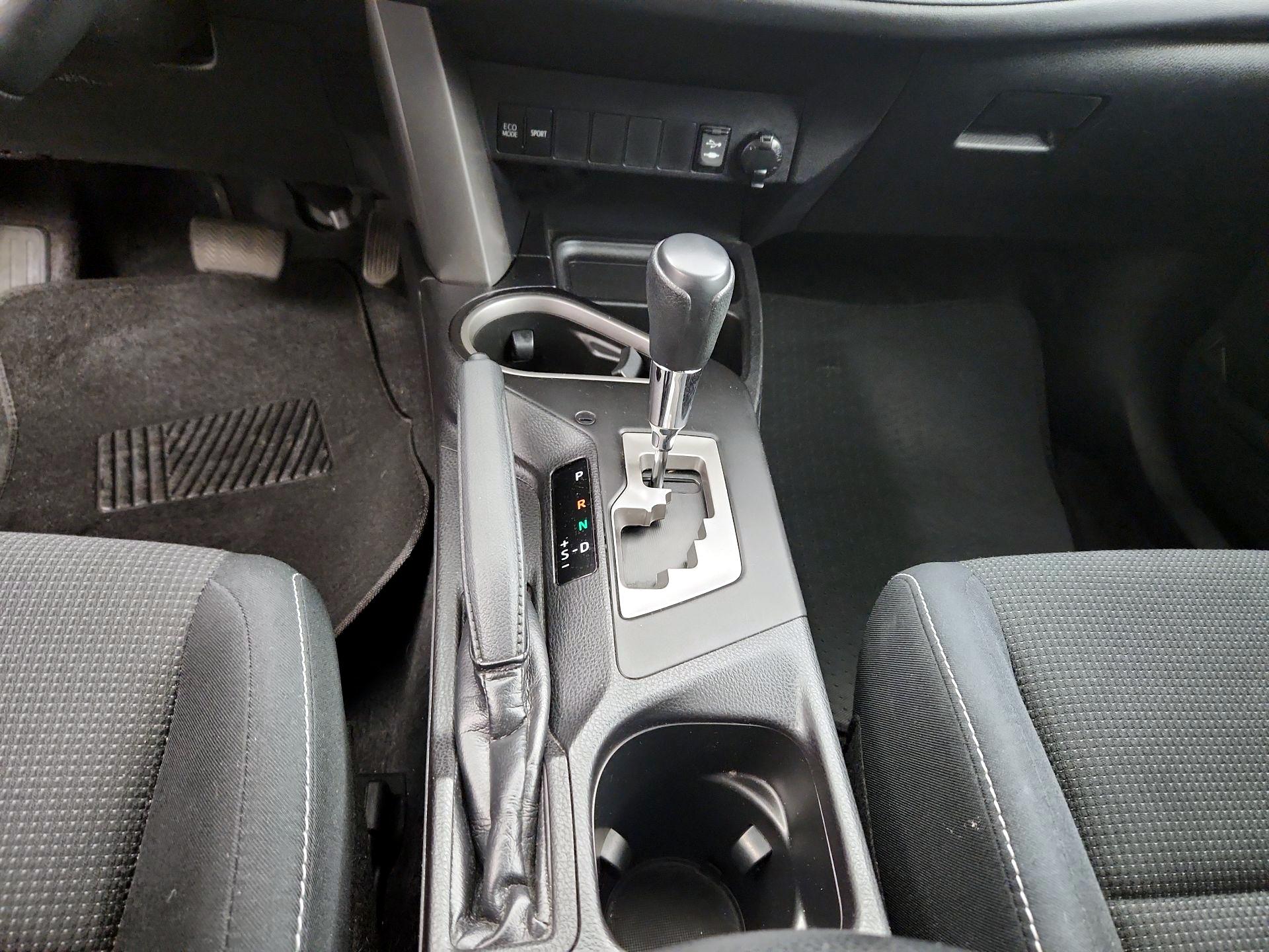 Thumbnail: 2016 Toyota RAV4 - 17