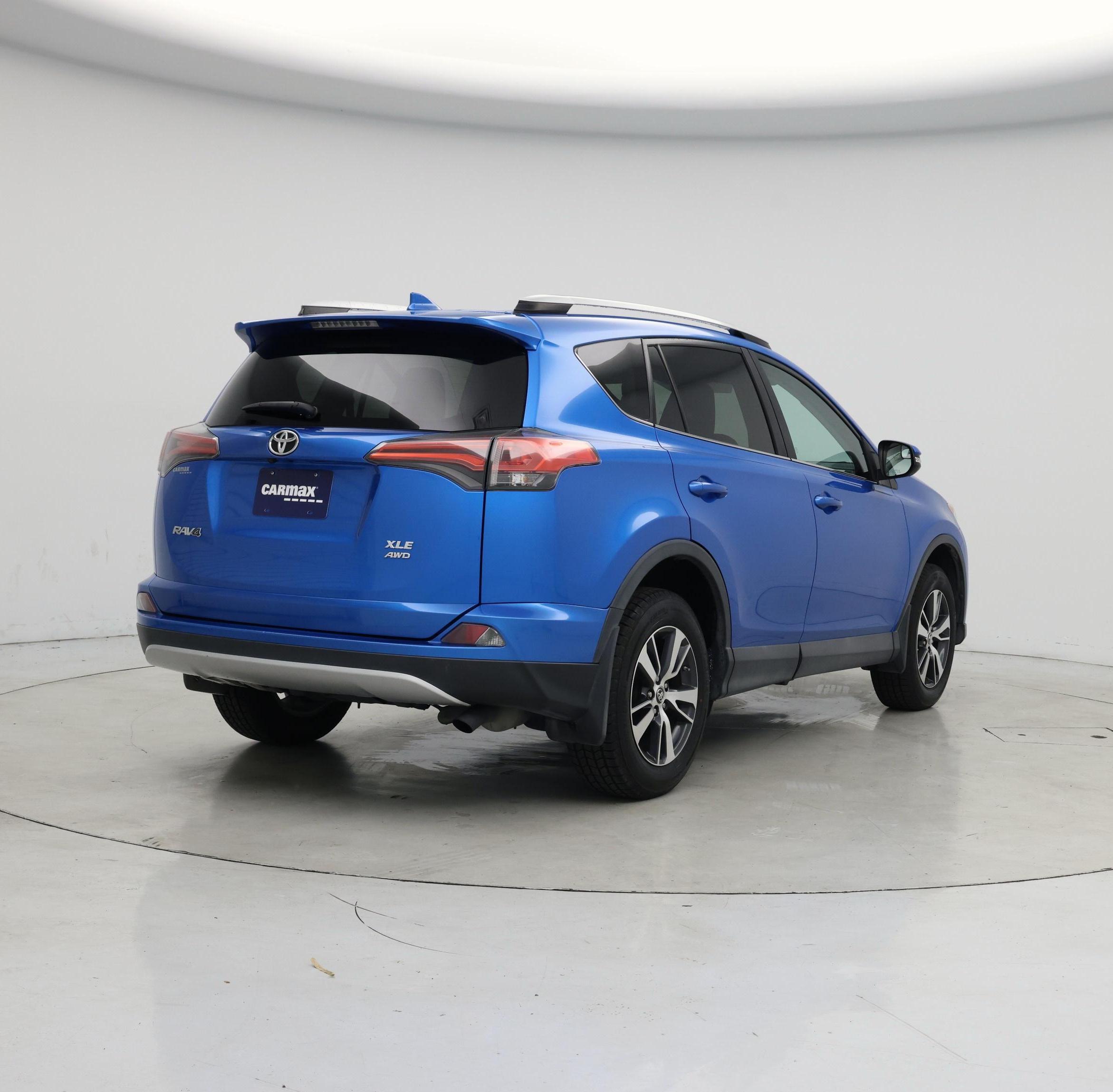 Thumbnail: 2016 Toyota RAV4 - 8