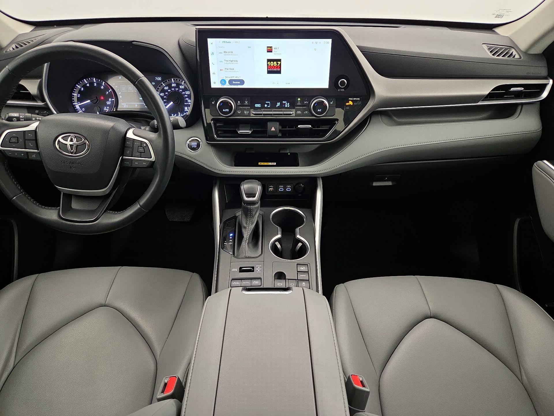 Thumbnail: 2023 Toyota Highlander - 9