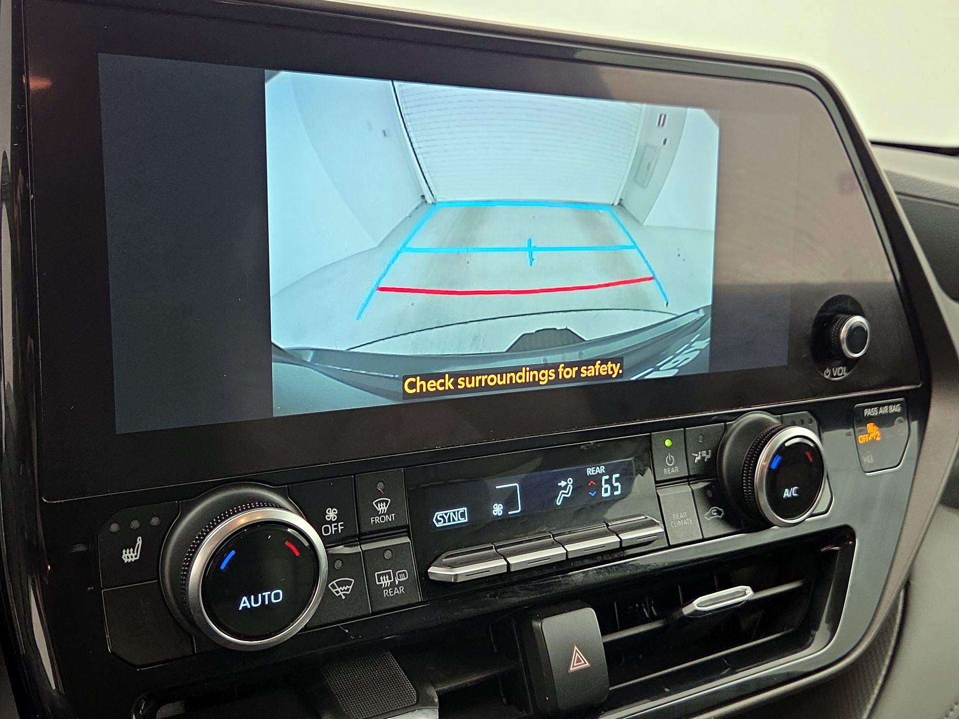 Thumbnail: 2023 Toyota Highlander - 14