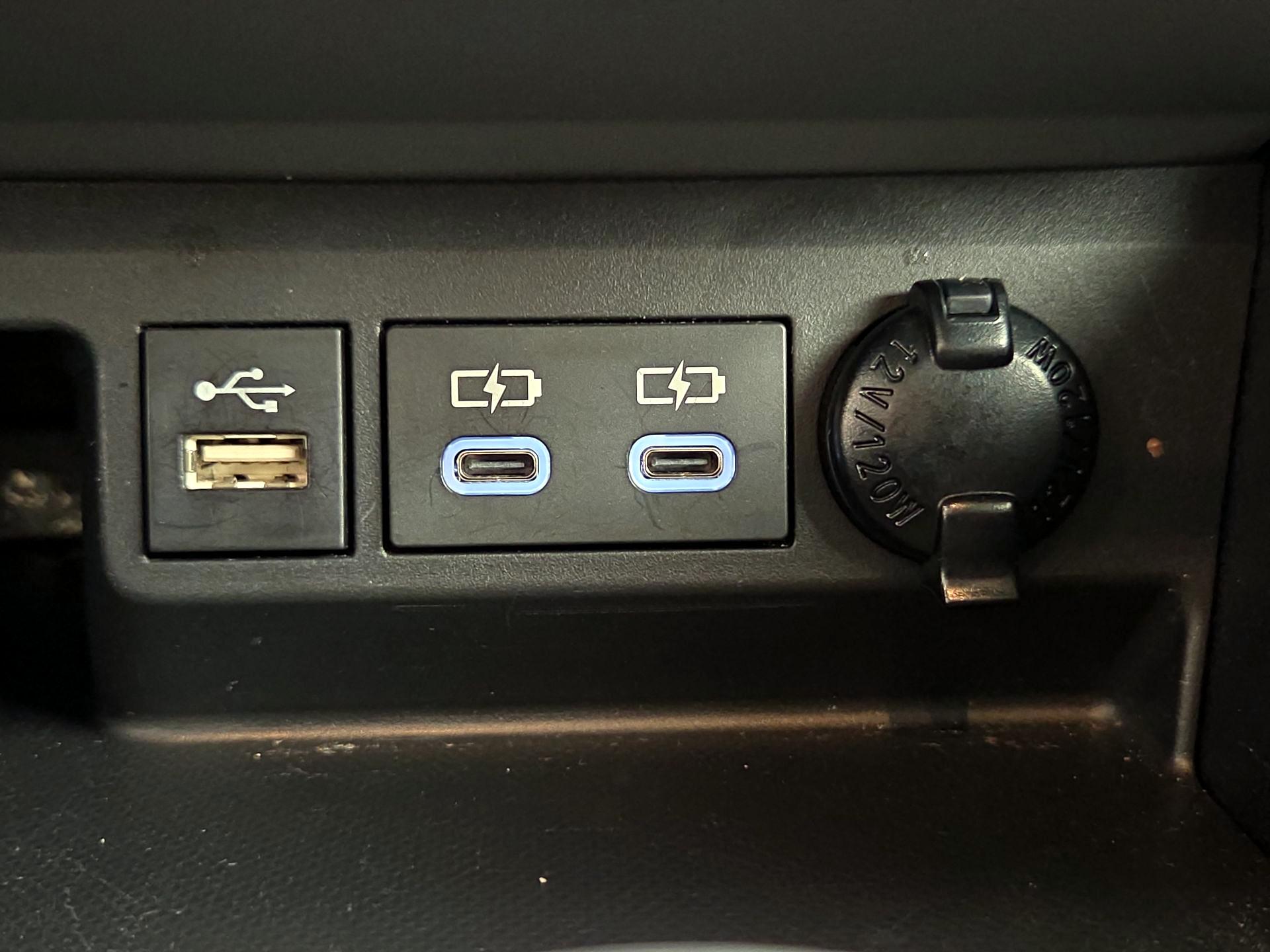 Thumbnail: 2023 Toyota Highlander - 18