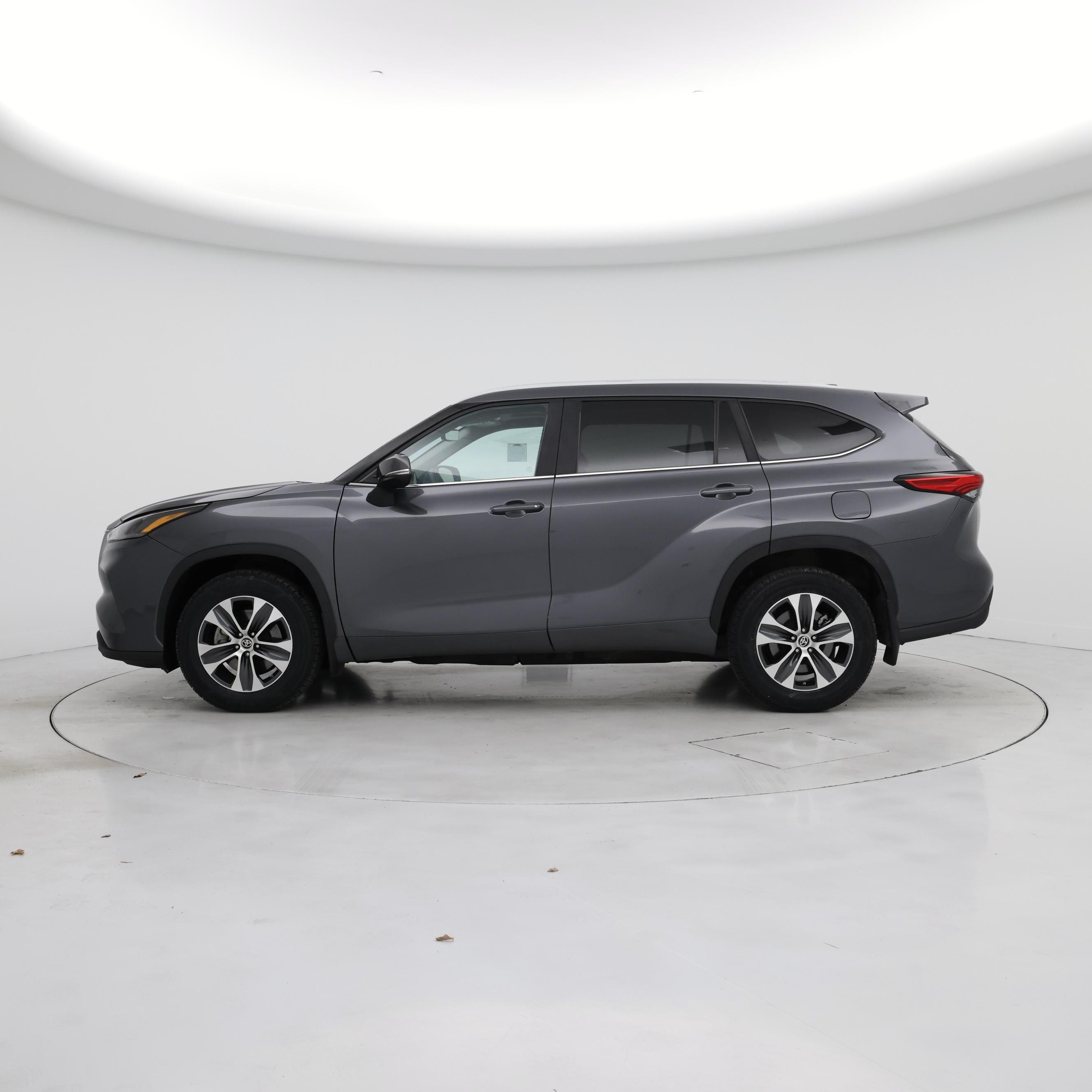 Thumbnail: 2023 Toyota Highlander - 3