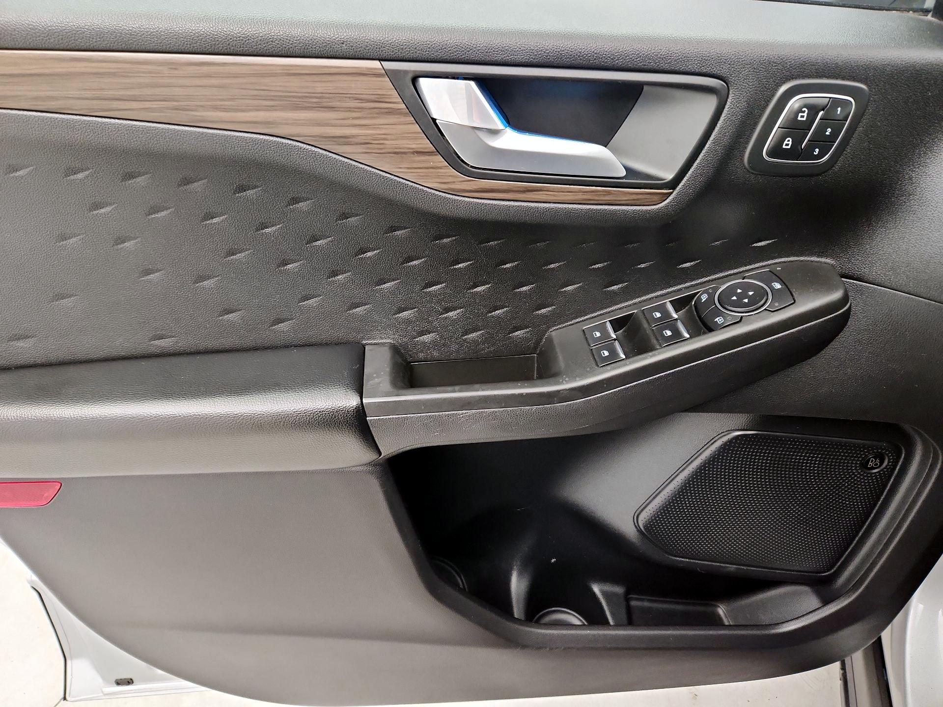 Thumbnail: 2020 Ford Escape - 12