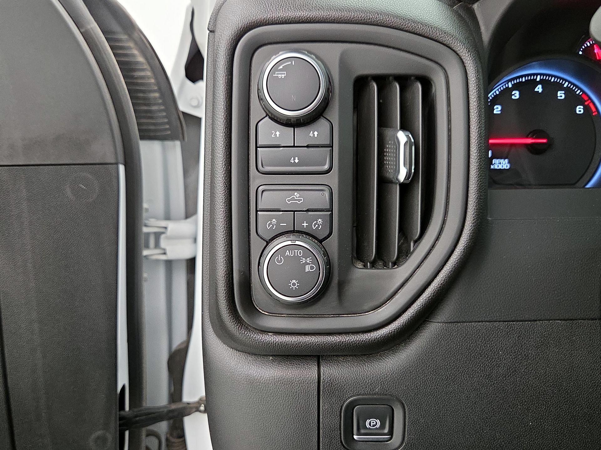 Thumbnail: 2021 Chevrolet Silverado 2500 - 13