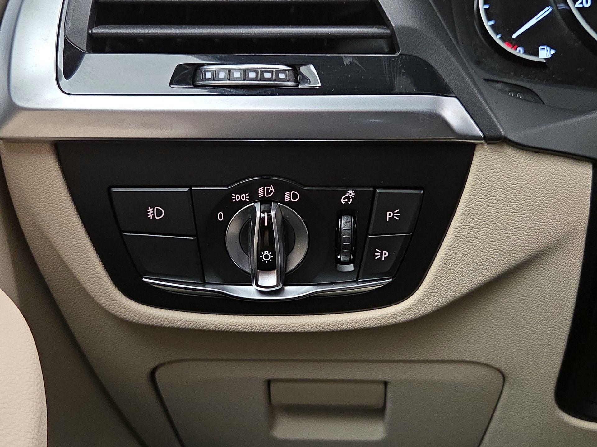 Thumbnail: 2021 BMW X3 - 11