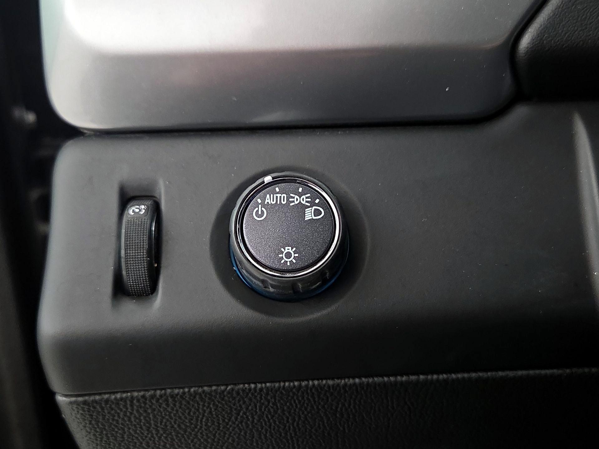 Thumbnail: 2020 Chevrolet Tahoe - 13