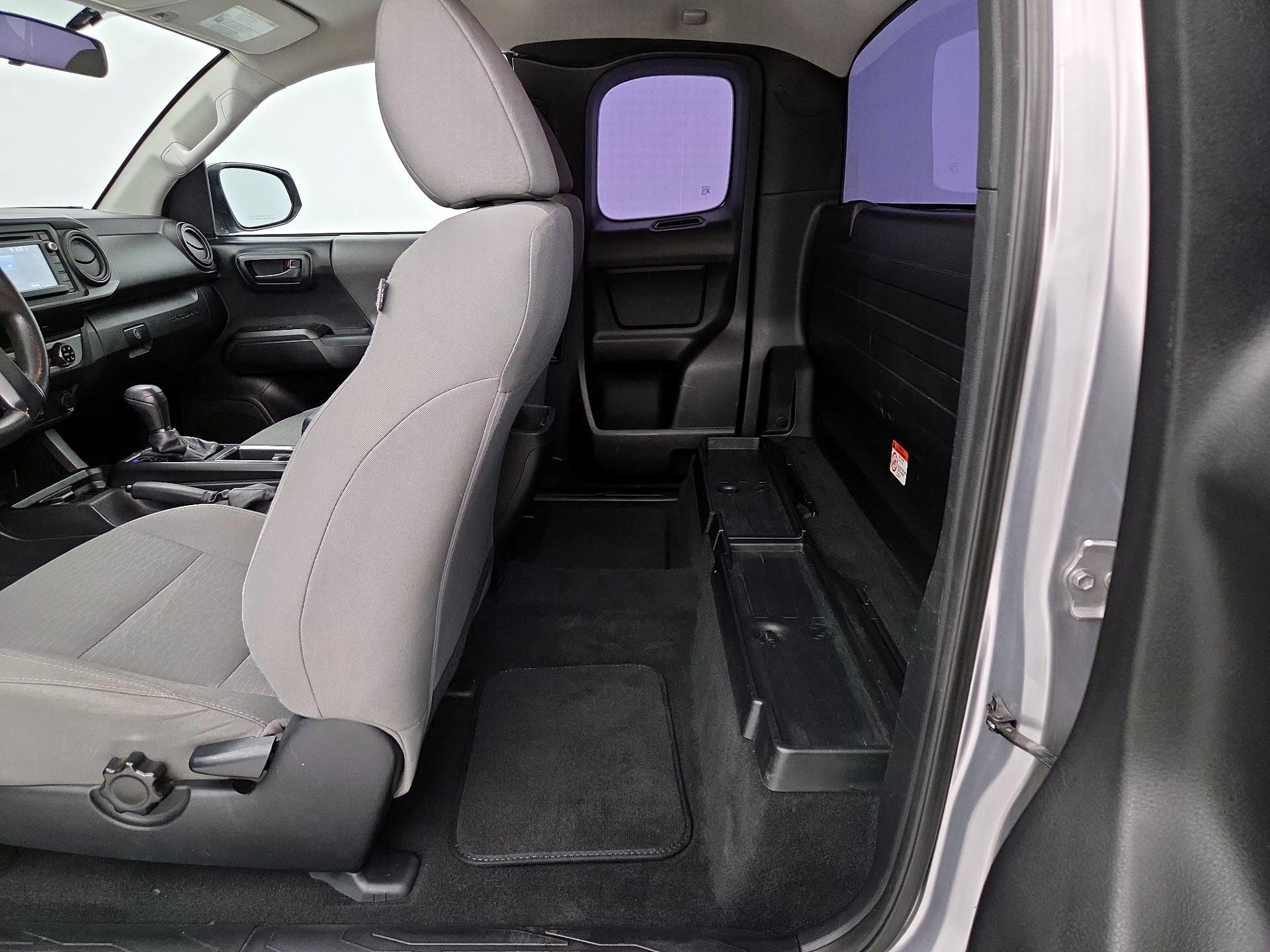 Thumbnail: 2017 Toyota Tacoma - 18