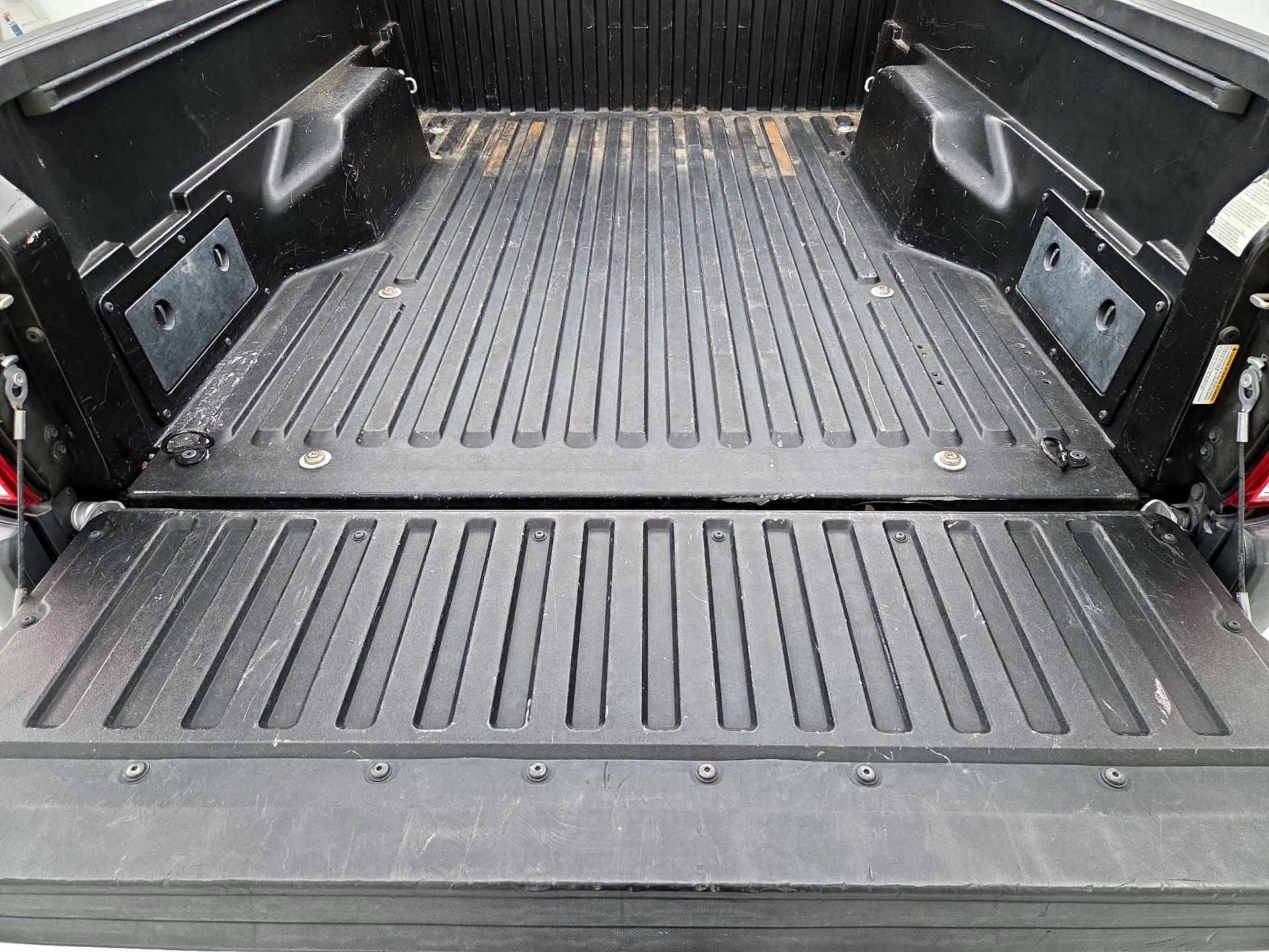 Thumbnail: 2017 Toyota Tacoma - 19