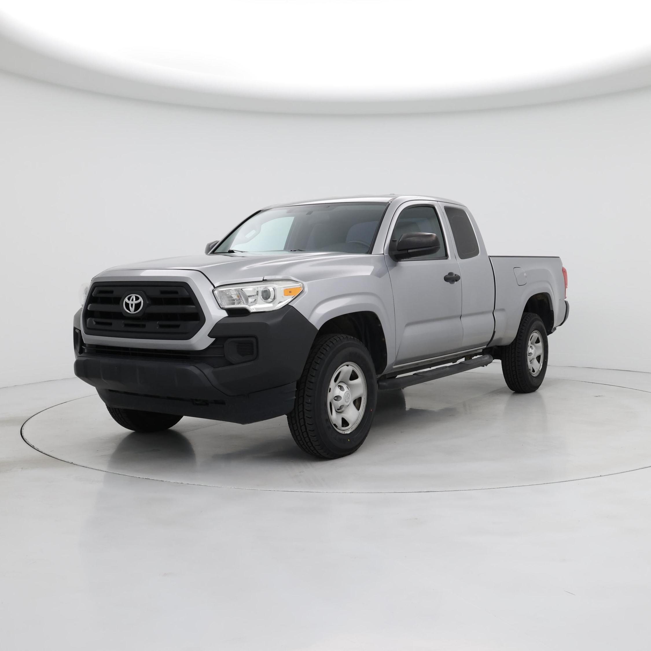 Thumbnail: 2017 Toyota Tacoma - 4