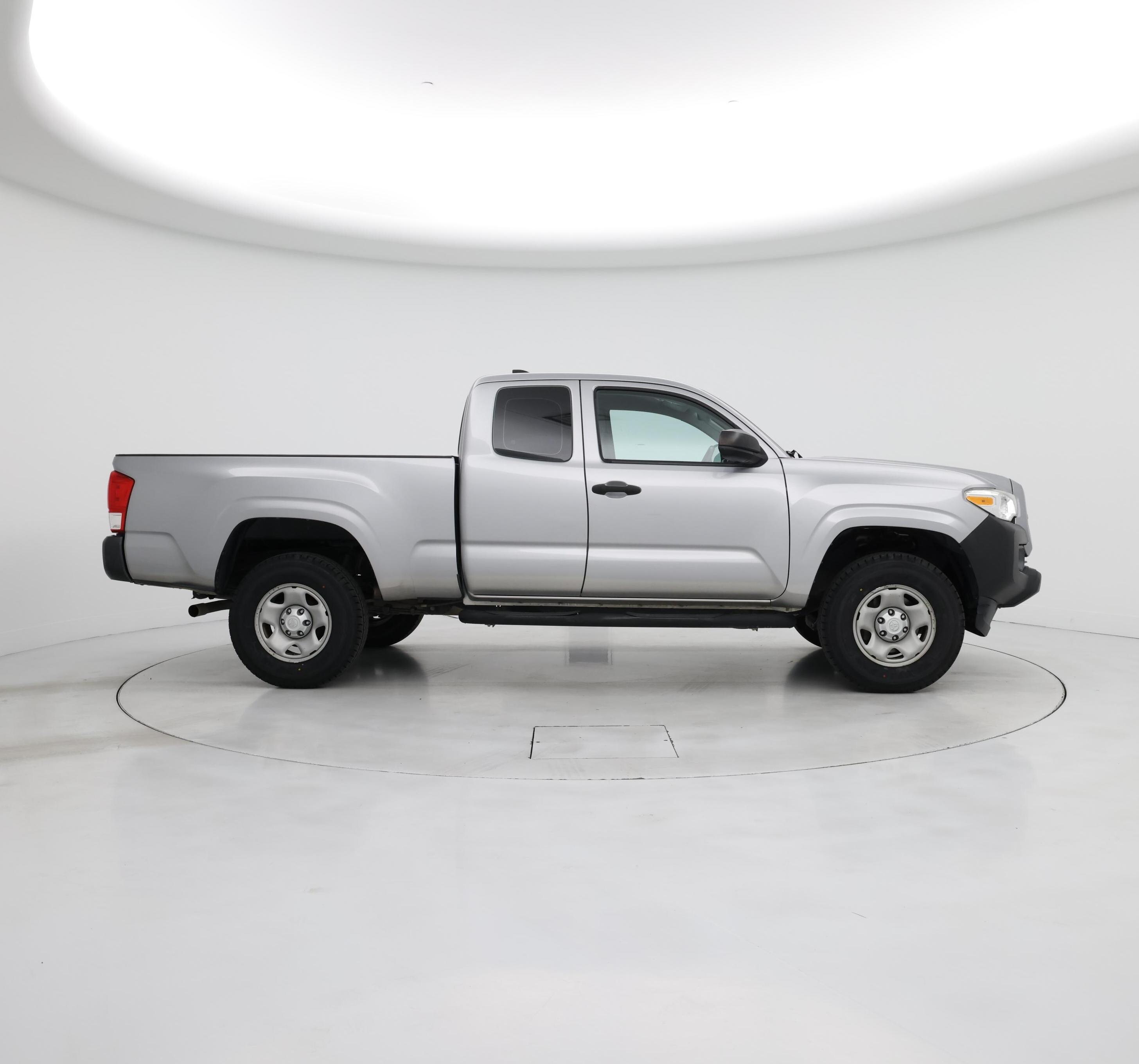 Thumbnail: 2017 Toyota Tacoma - 7