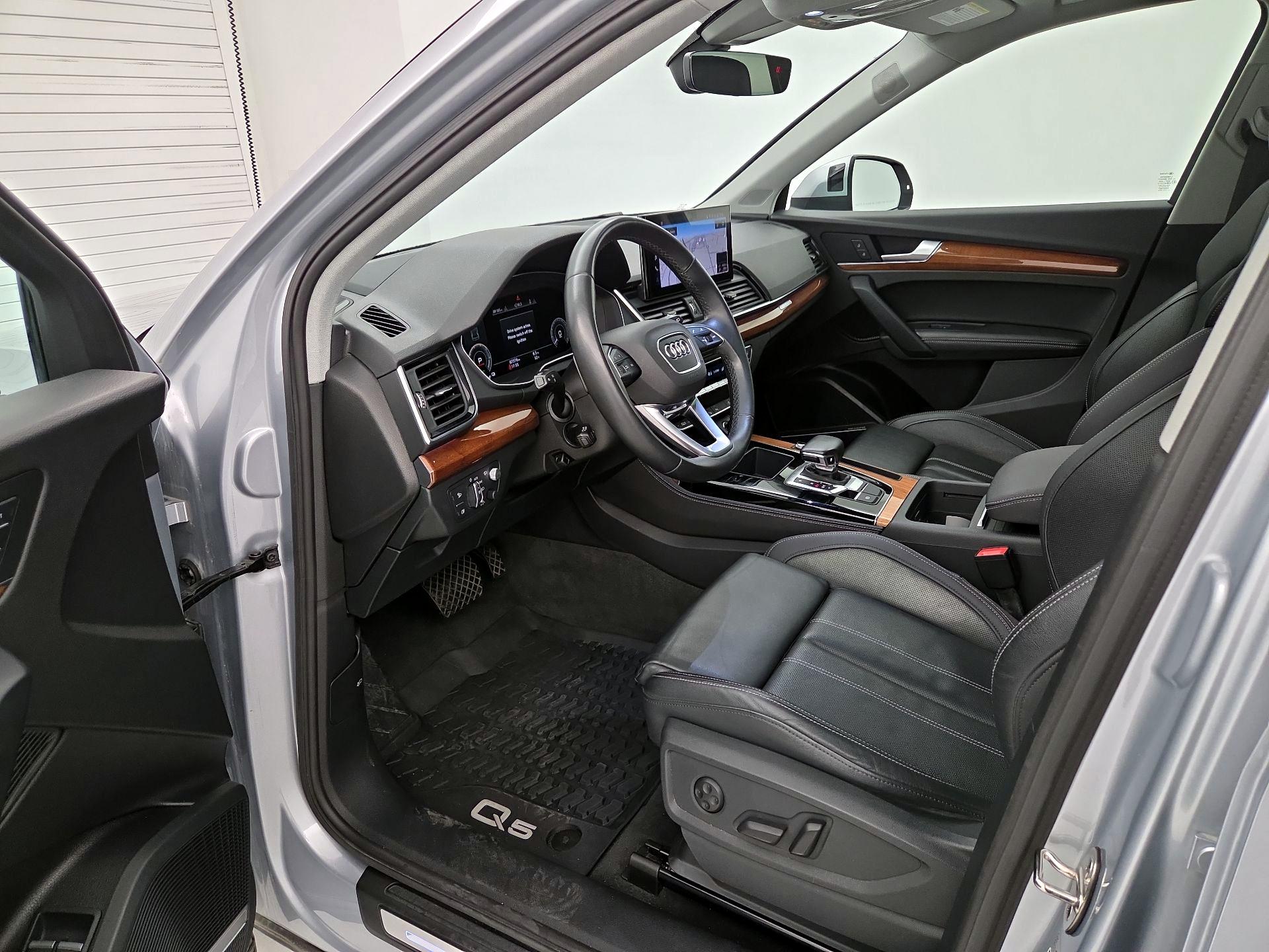 Thumbnail: 2021 Audi Q5 - 11