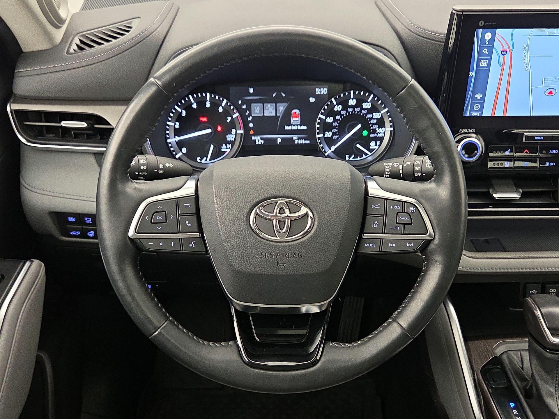 Thumbnail: 2021 Toyota Highlander - 10