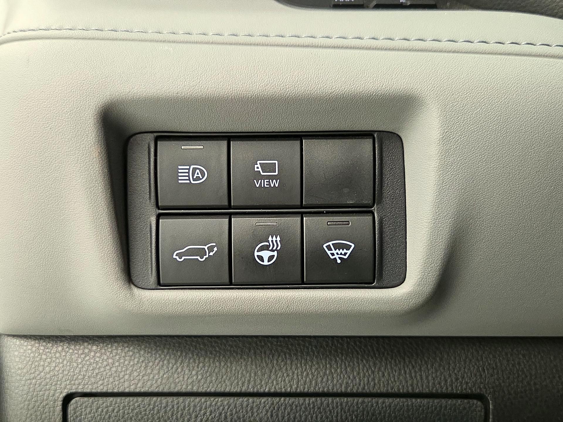 Thumbnail: 2021 Toyota Highlander - 13