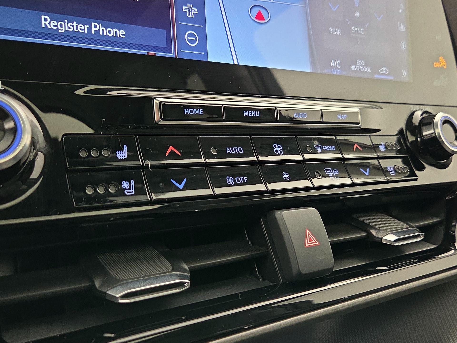 Thumbnail: 2021 Toyota Highlander - 17