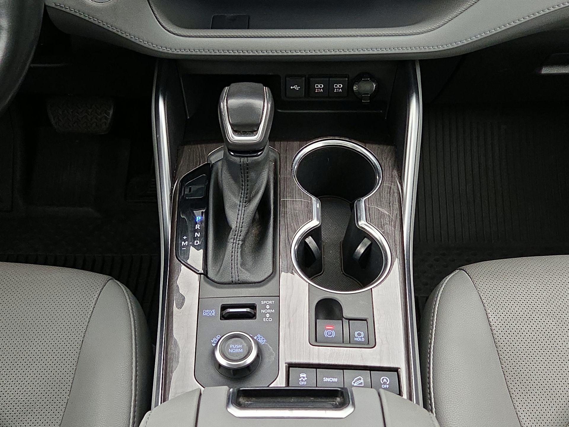 Thumbnail: 2021 Toyota Highlander - 18