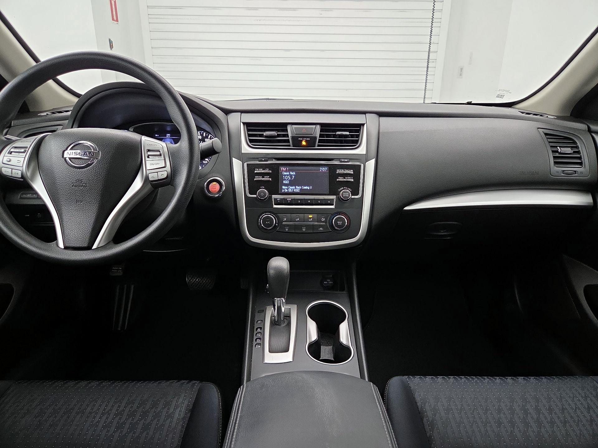 Thumbnail: 2016 Nissan Altima - 9