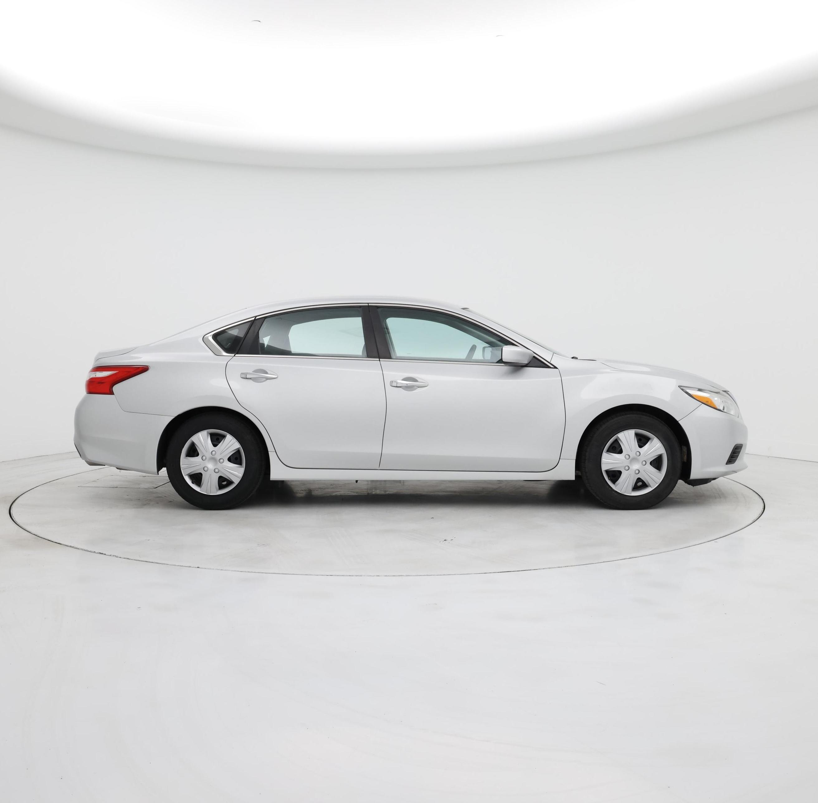 Thumbnail: 2016 Nissan Altima - 7