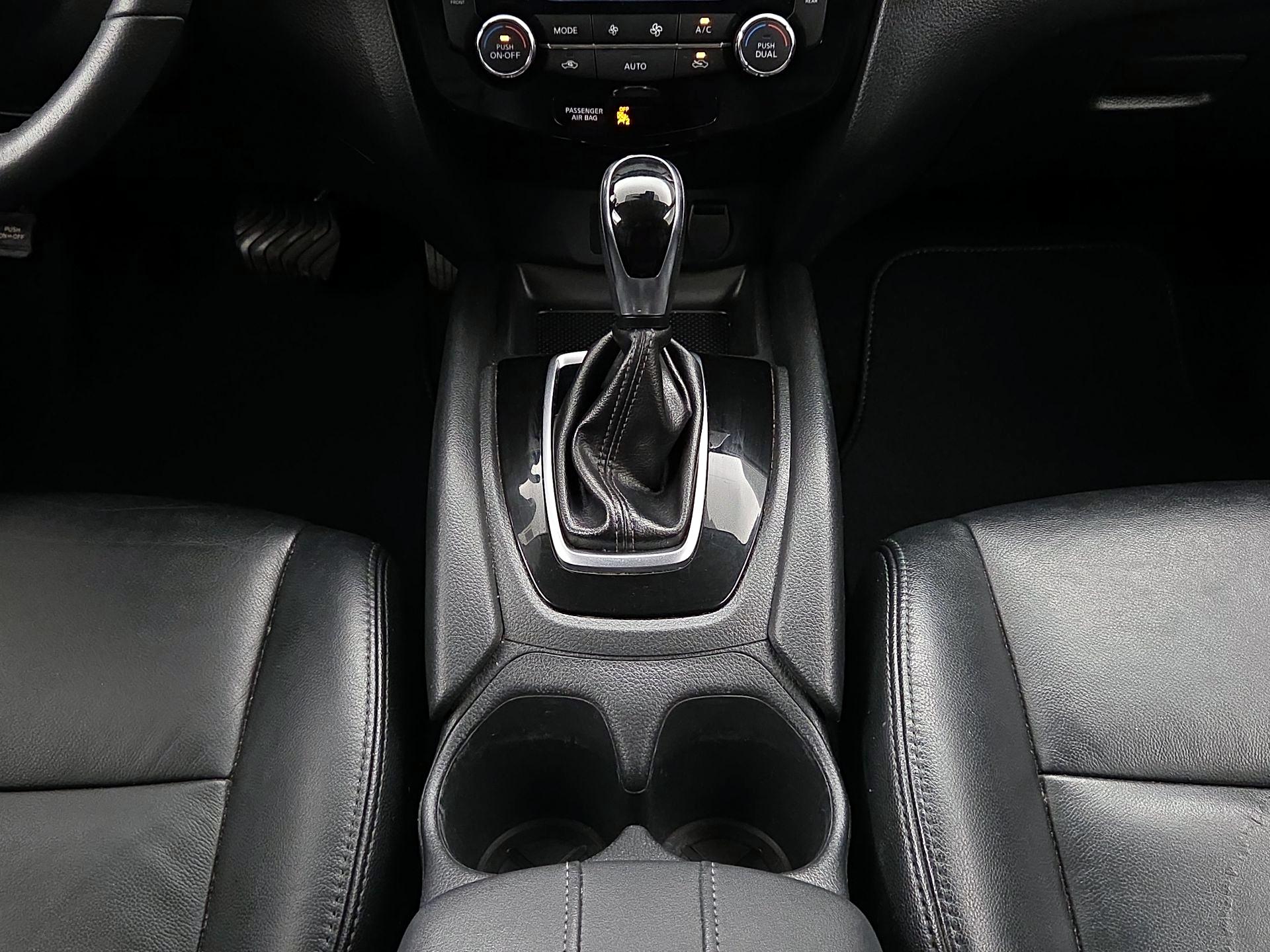 Thumbnail: 2020 Nissan Rogue - 17