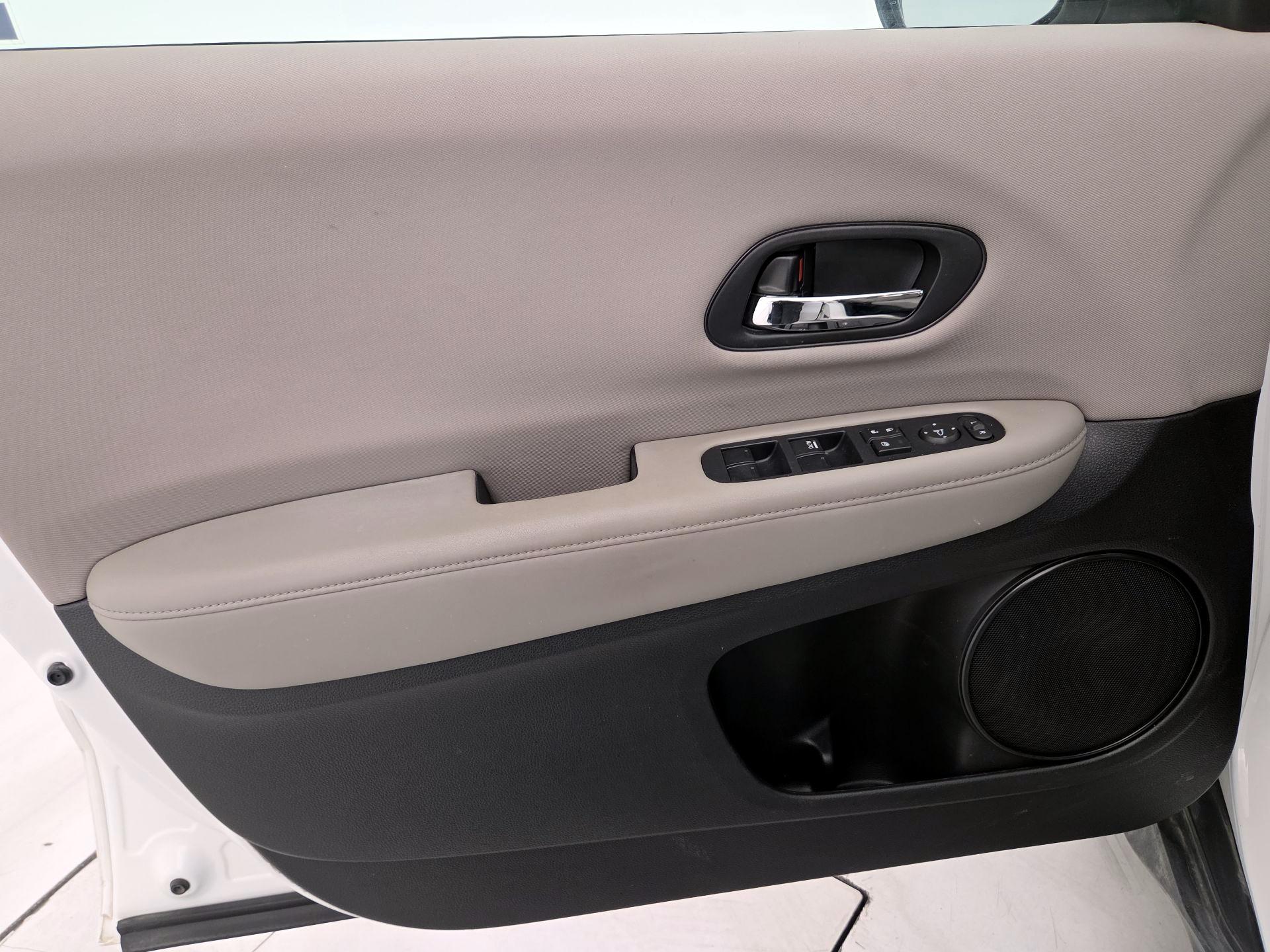 Thumbnail: 2017 Honda HR-V - 12