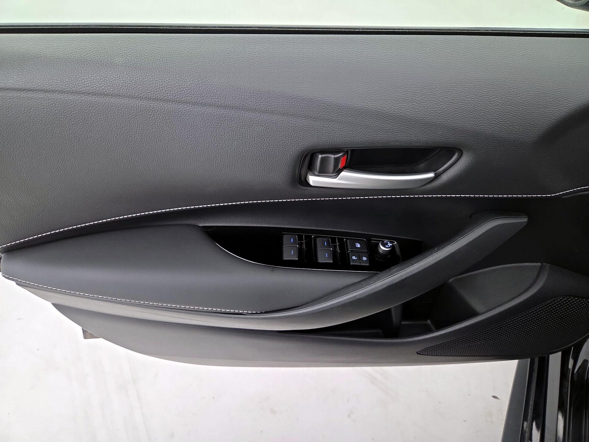 Thumbnail: 2021 Toyota Corolla - 12