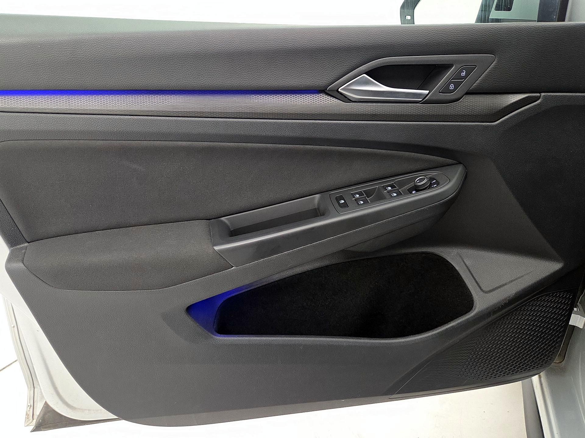 Thumbnail: 2022 Volkswagen Golf - 10