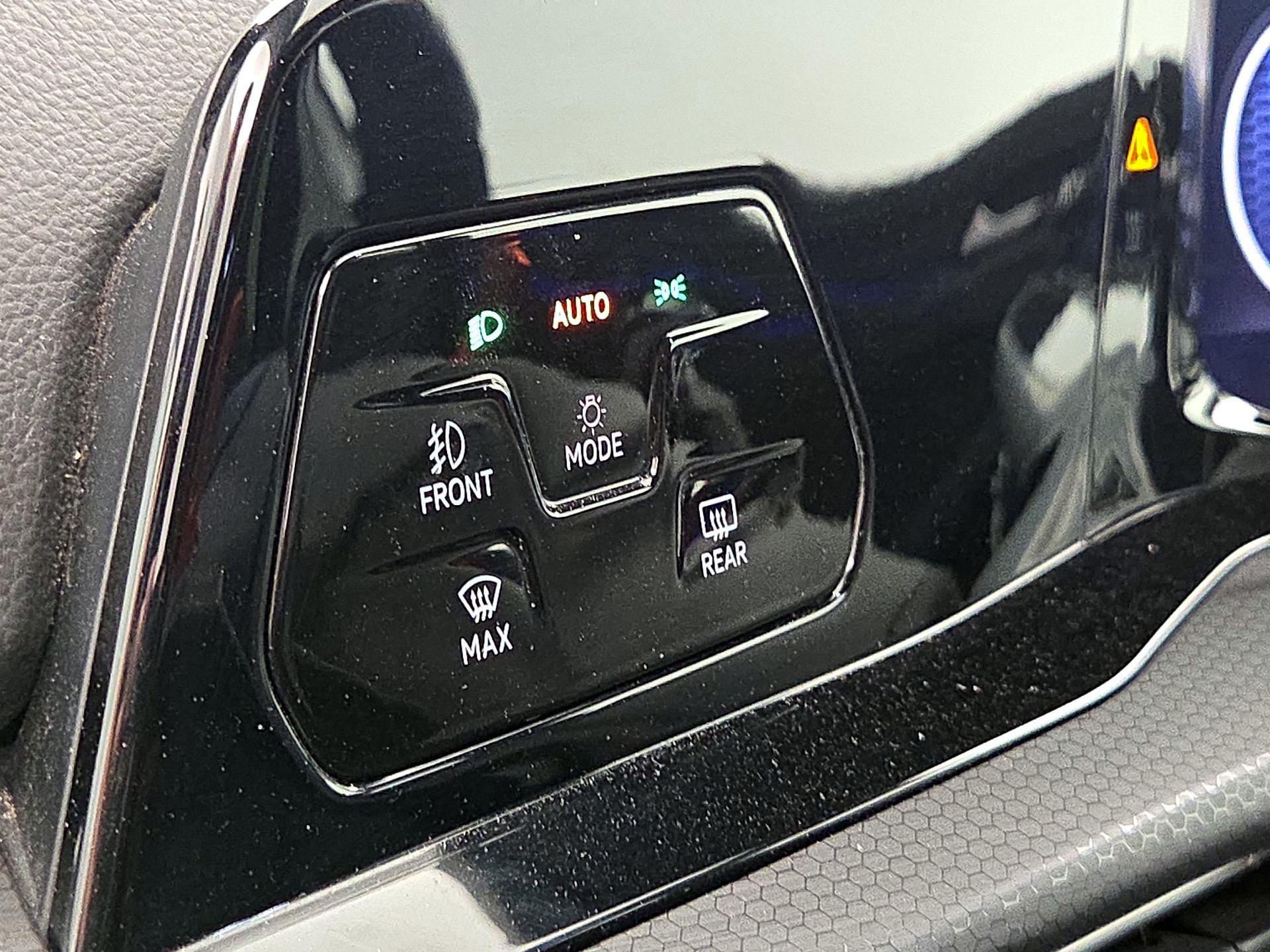 Thumbnail: 2022 Volkswagen Golf - 11