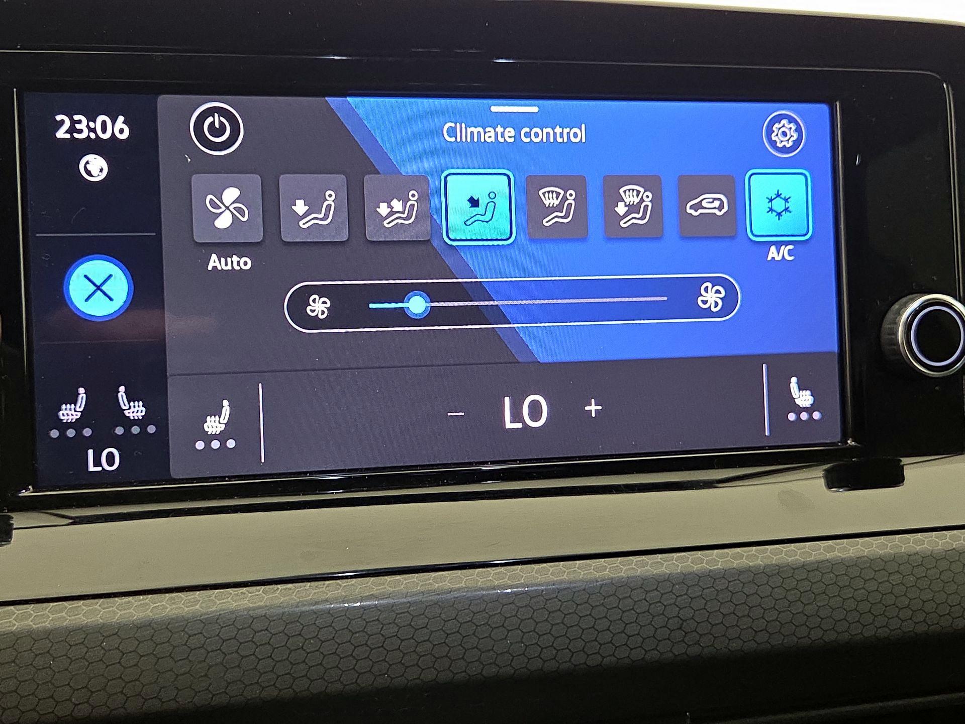 Thumbnail: 2022 Volkswagen Golf - 14