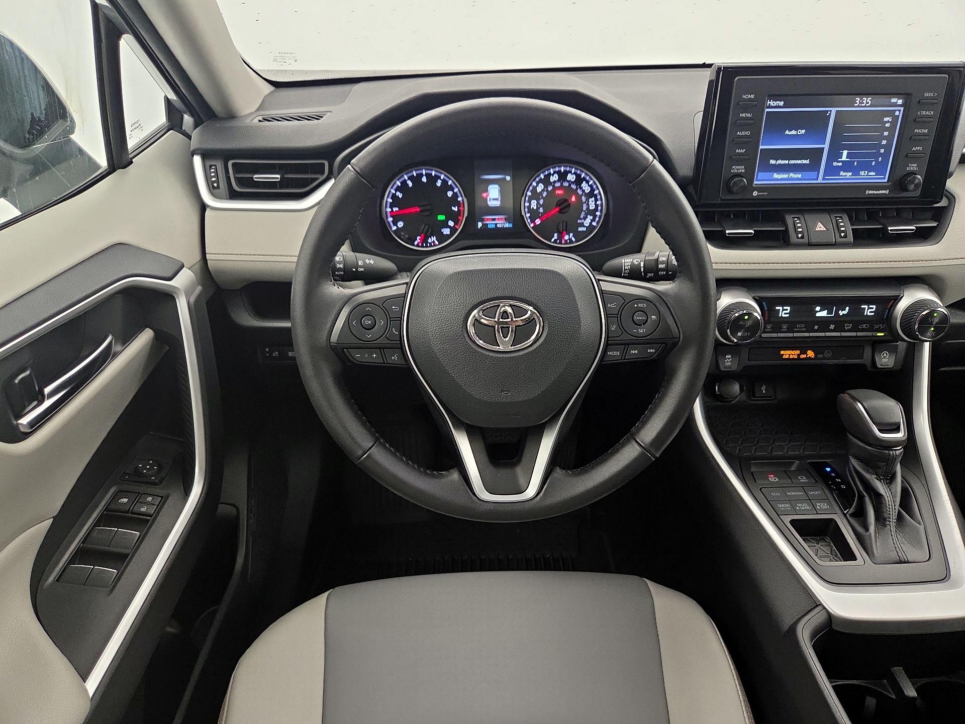 Thumbnail: 2022 Toyota RAV4 - 10